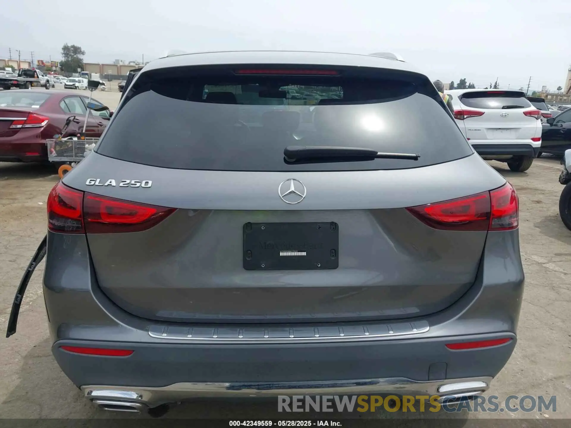 16 Photograph of a damaged car W1N4N4GB4MJ159632 MERCEDES-BENZ GLA 250 2021