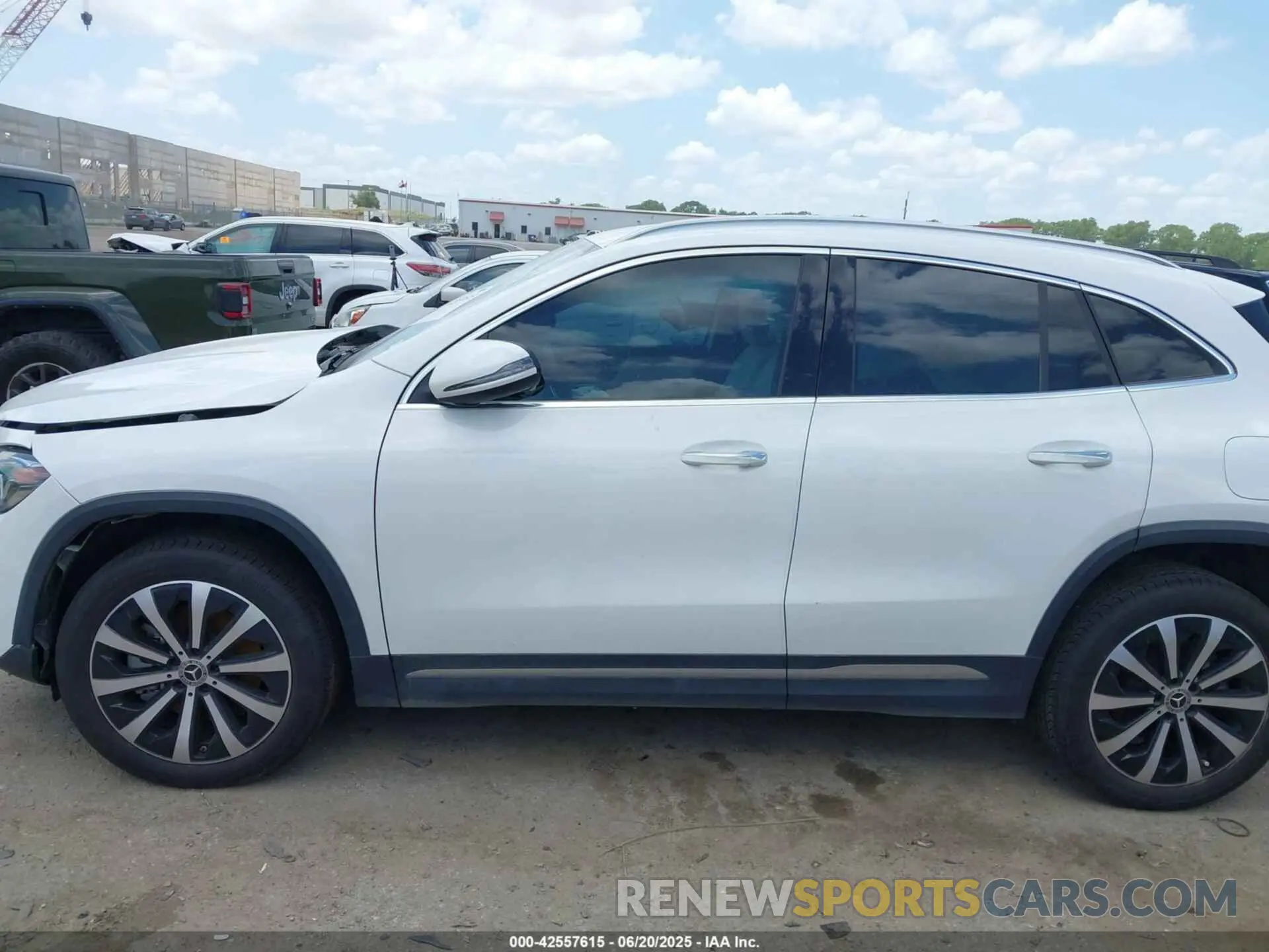 14 Photograph of a damaged car W1N4N4GB8MJ256638 MERCEDES-BENZ GLA 250 2021