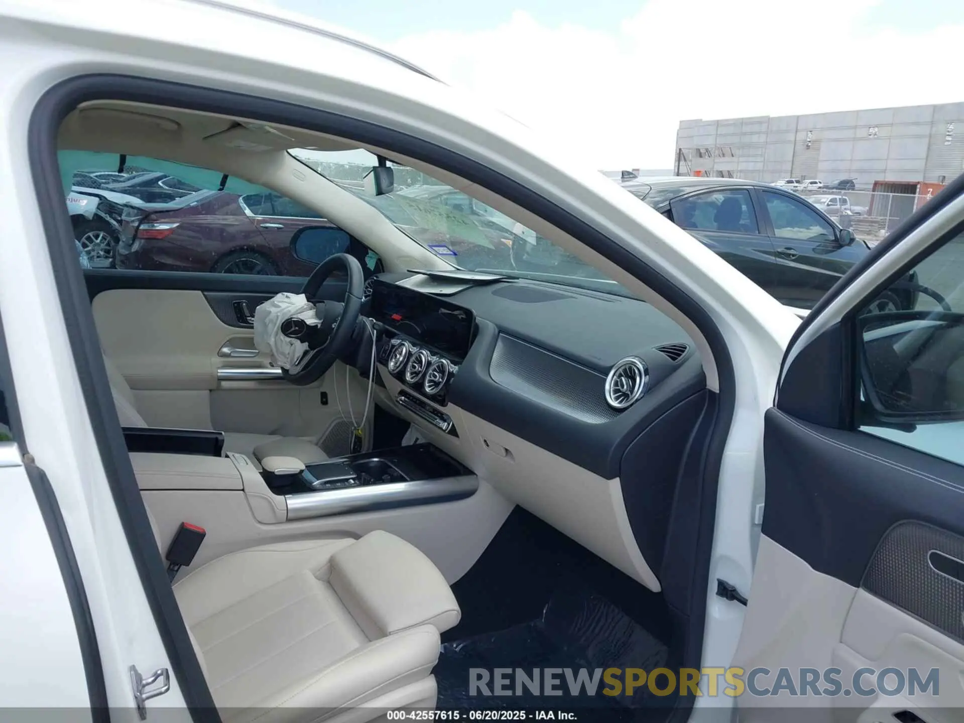 5 Photograph of a damaged car W1N4N4GB8MJ256638 MERCEDES-BENZ GLA 250 2021