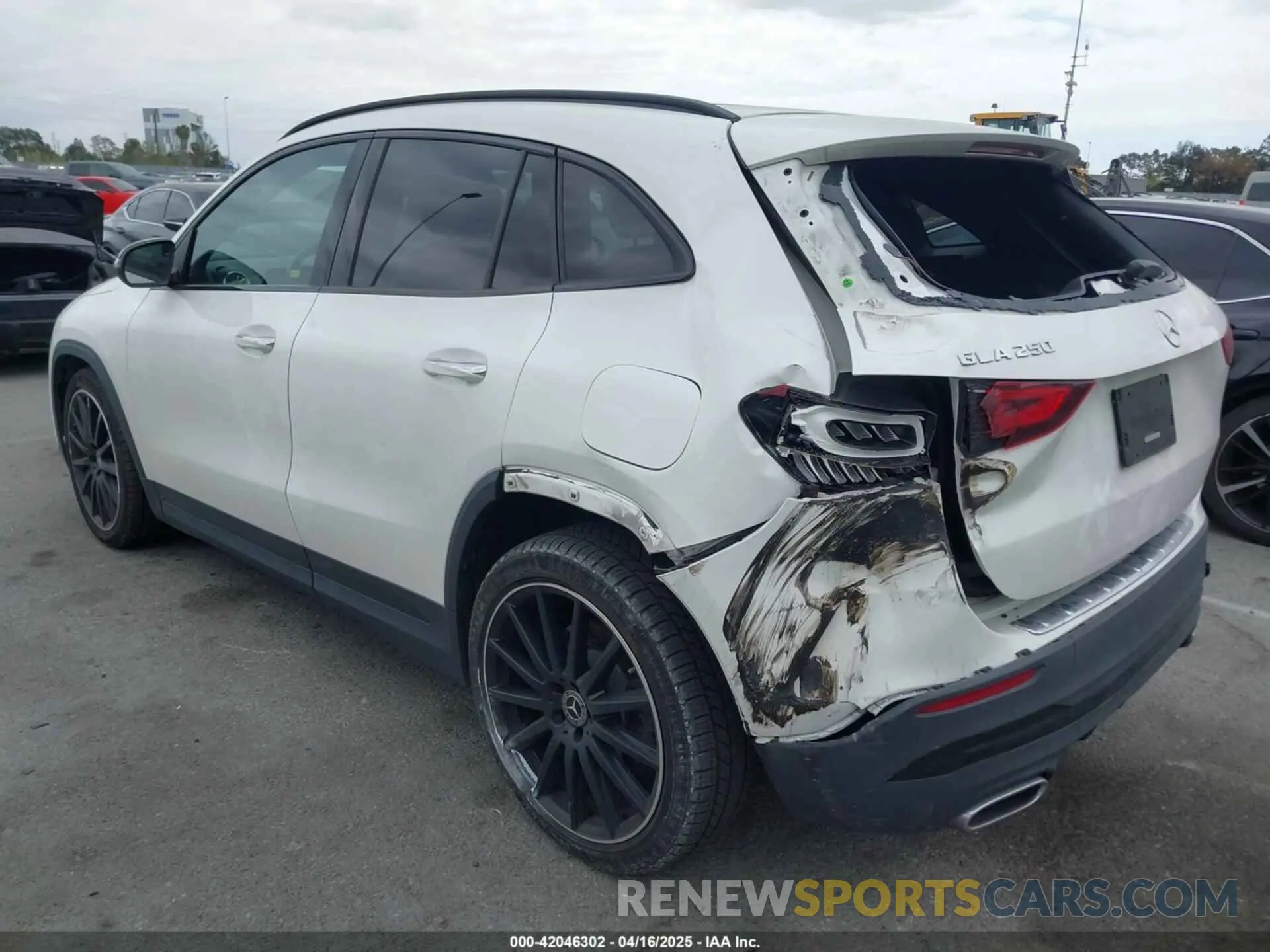 3 Photograph of a damaged car W1N4N4HB0MJ189435 MERCEDES-BENZ GLA 250 2021