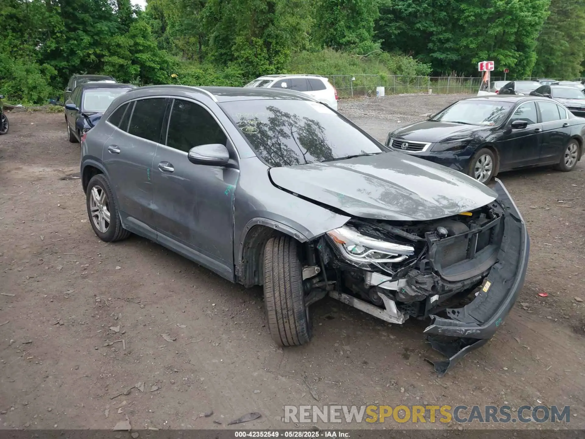 1 Photograph of a damaged car W1N4N4HB0MJ235877 MERCEDES-BENZ GLA 250 2021