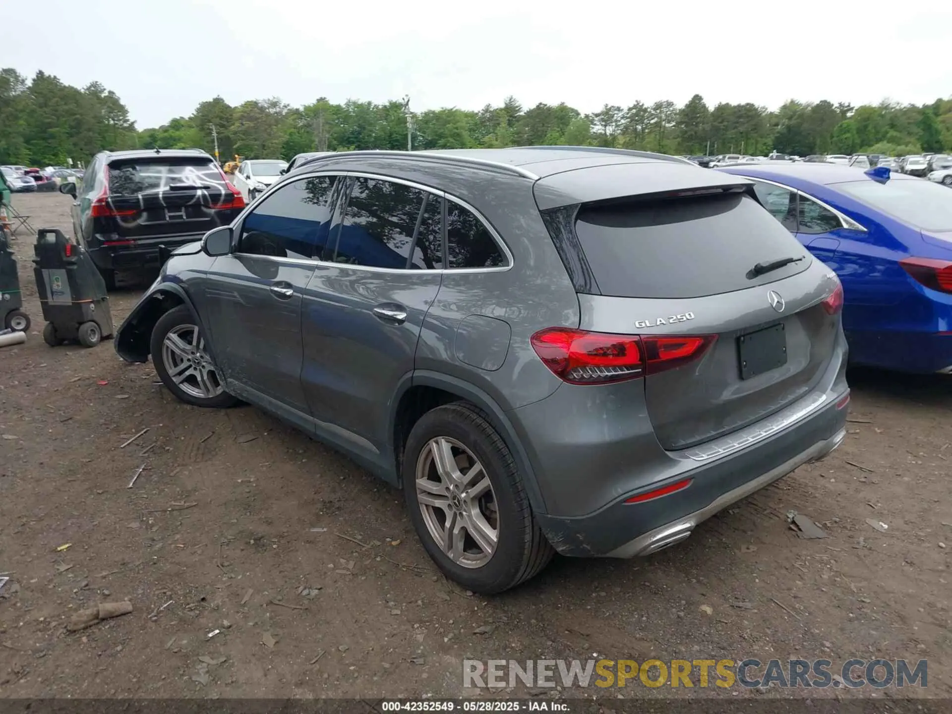 3 Photograph of a damaged car W1N4N4HB0MJ235877 MERCEDES-BENZ GLA 250 2021