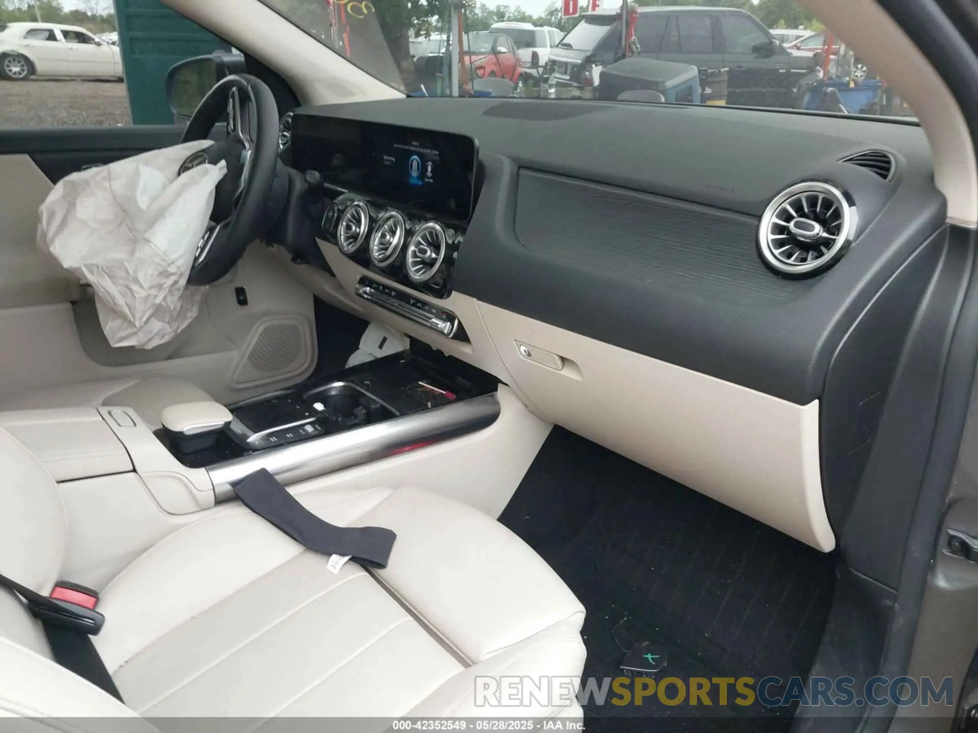 5 Photograph of a damaged car W1N4N4HB0MJ235877 MERCEDES-BENZ GLA 250 2021