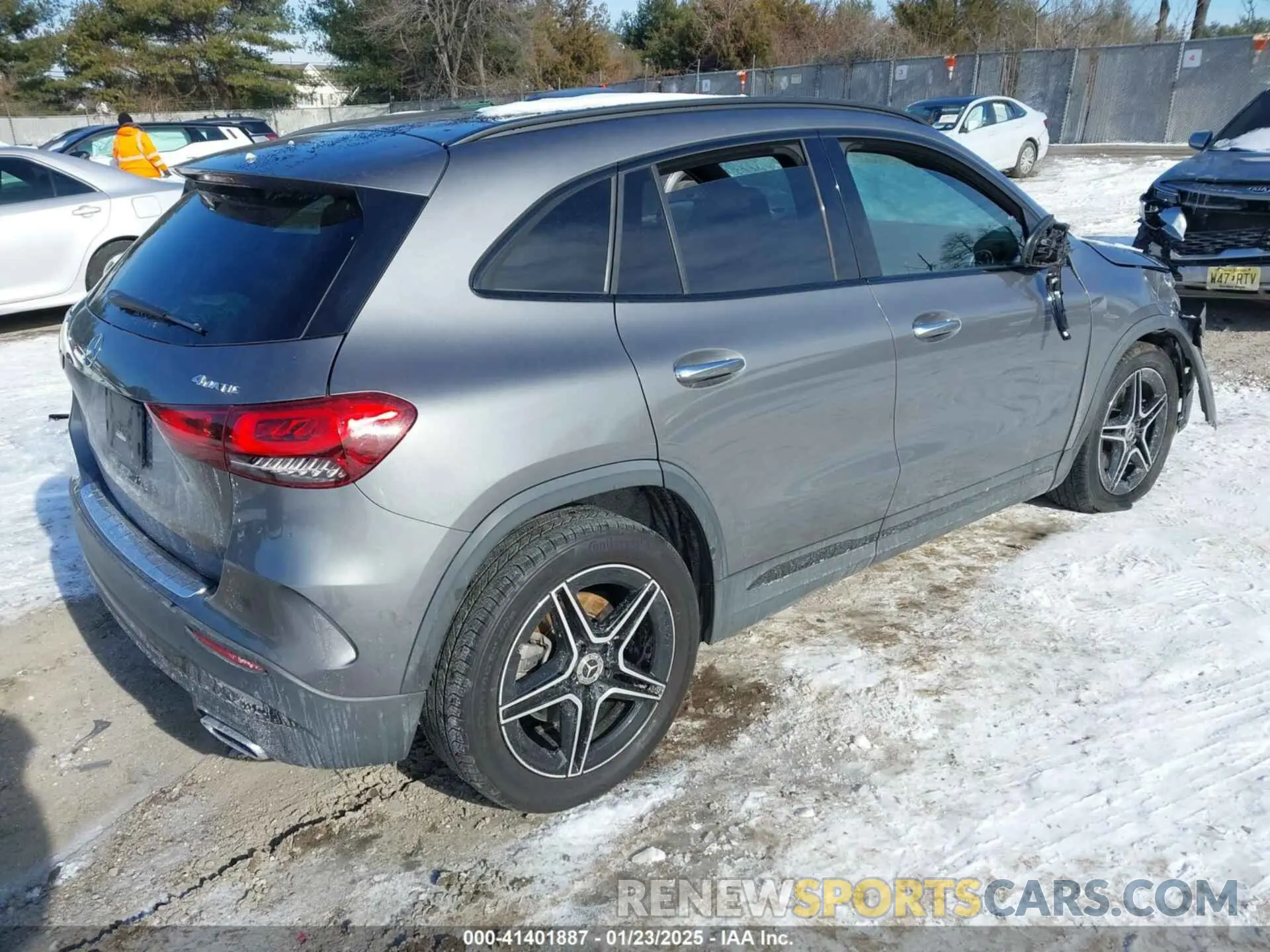 4 Photograph of a damaged car W1N4N4HB0MJ254008 MERCEDES-BENZ GLA 250 2021