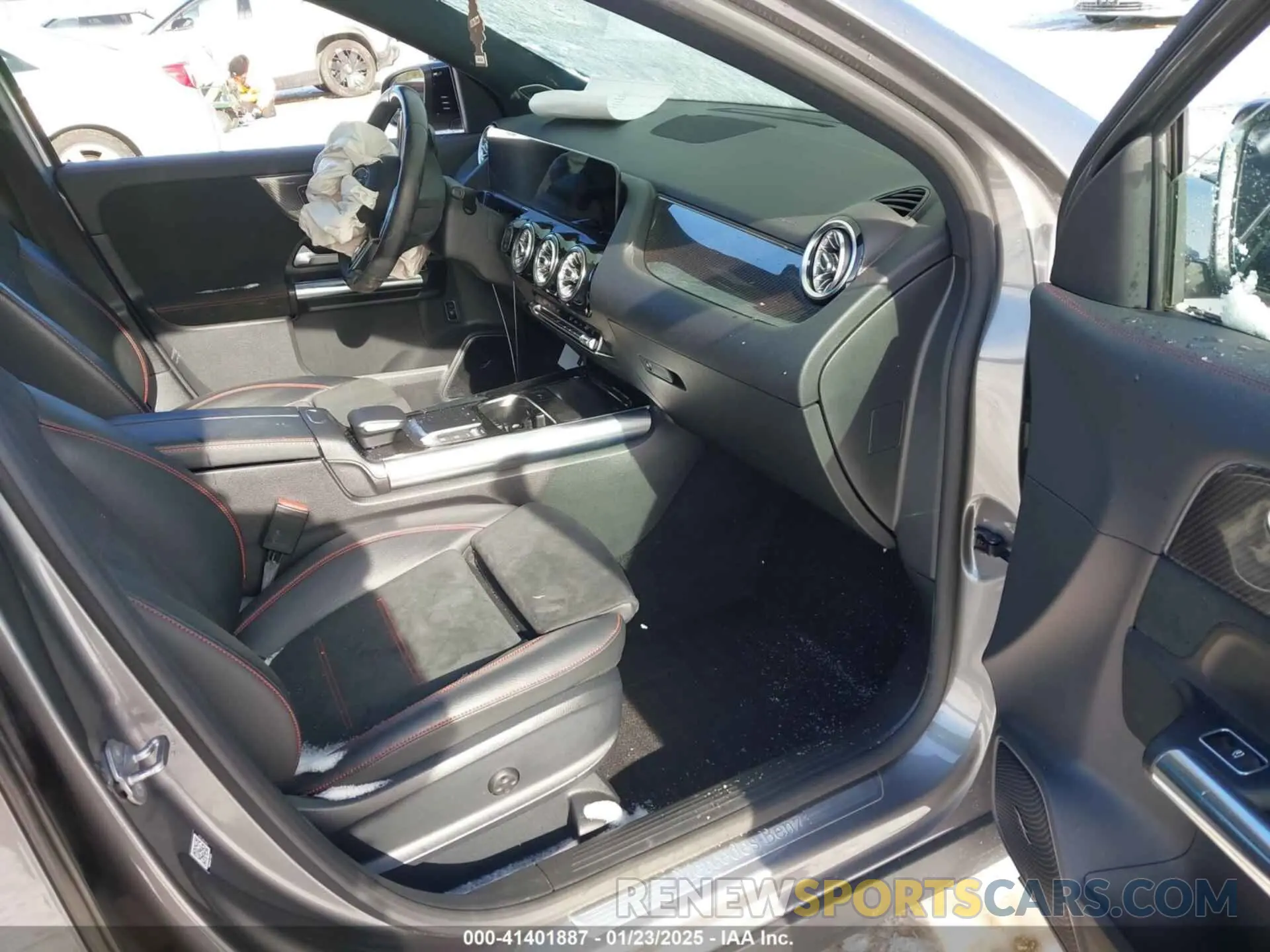 5 Photograph of a damaged car W1N4N4HB0MJ254008 MERCEDES-BENZ GLA 250 2021