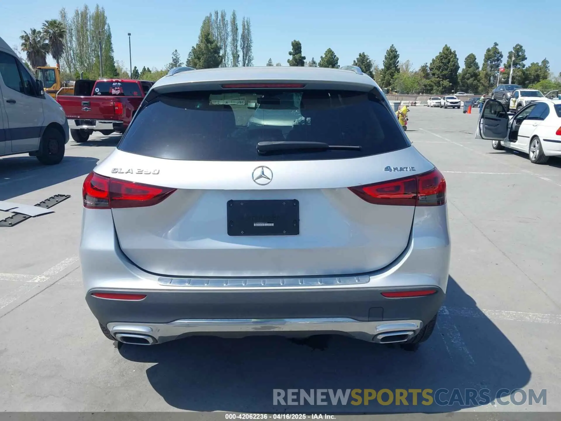 16 Photograph of a damaged car W1N4N4HB0MJ277174 MERCEDES-BENZ GLA 250 2021