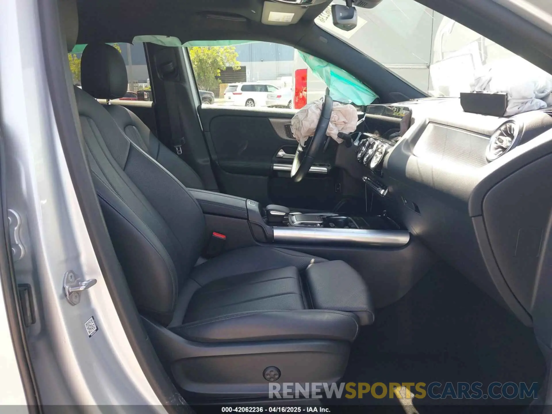 5 Photograph of a damaged car W1N4N4HB0MJ277174 MERCEDES-BENZ GLA 250 2021