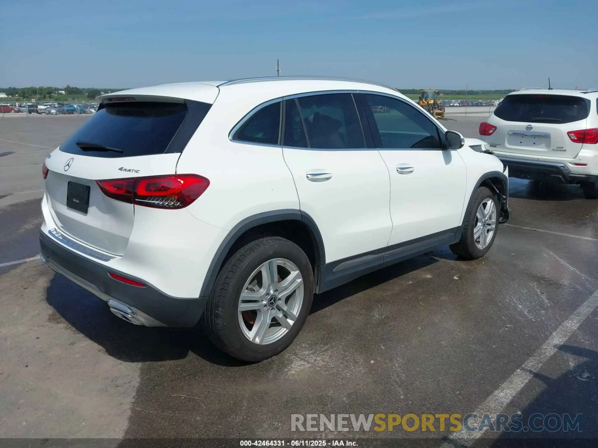 4 Photograph of a damaged car W1N4N4HB1MJ263039 MERCEDES-BENZ GLA 250 2021