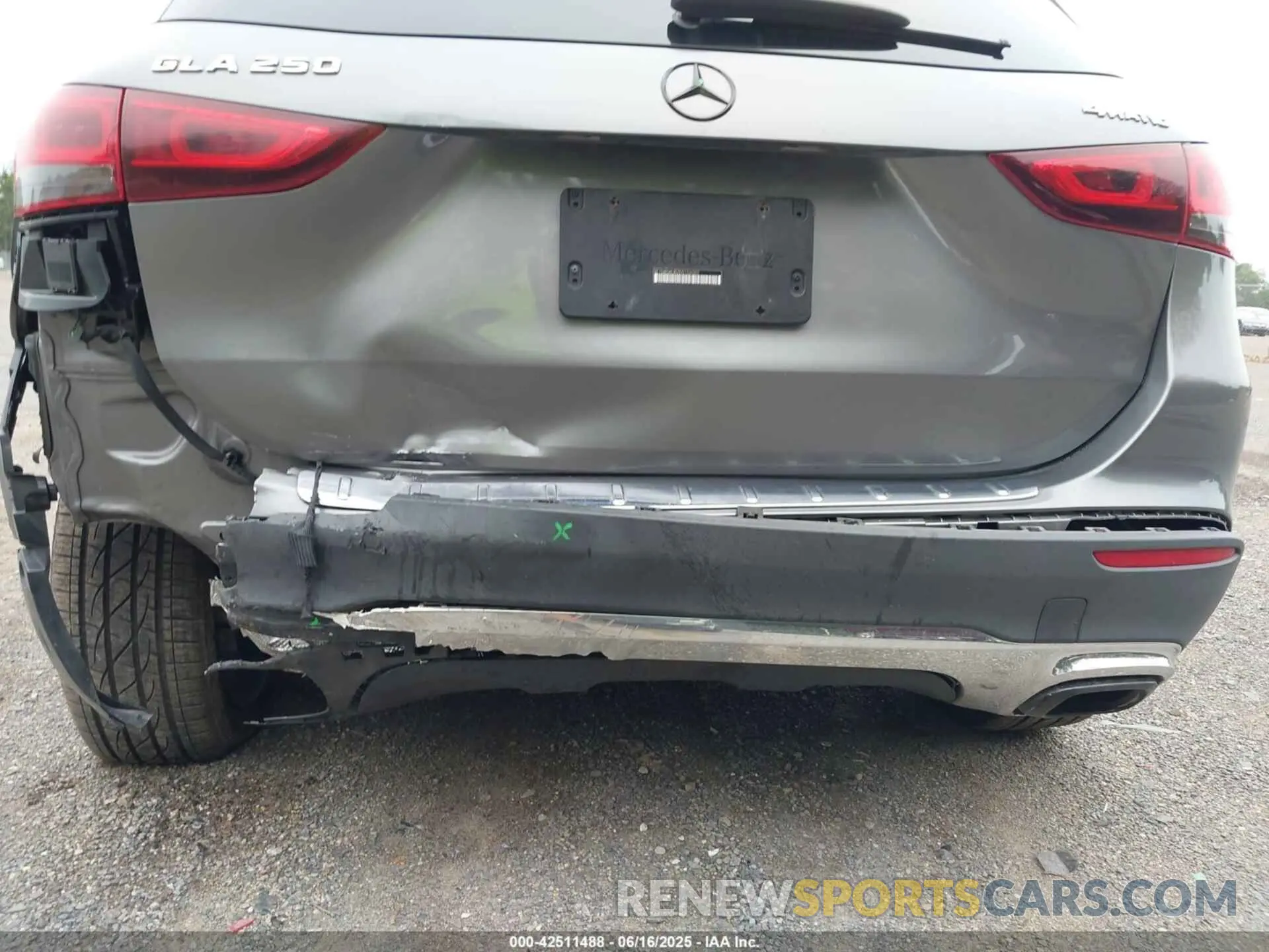 19 Photograph of a damaged car W1N4N4HB2MJ156002 MERCEDES-BENZ GLA 250 2021