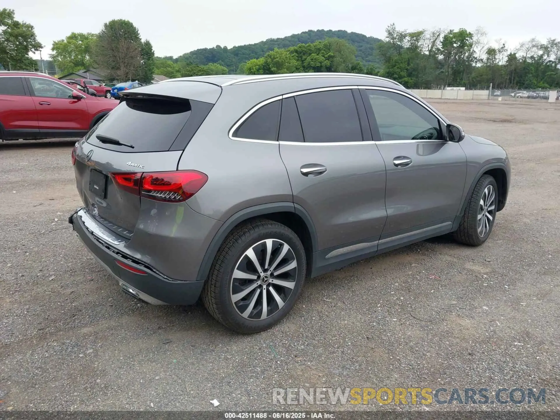 4 Photograph of a damaged car W1N4N4HB2MJ156002 MERCEDES-BENZ GLA 250 2021