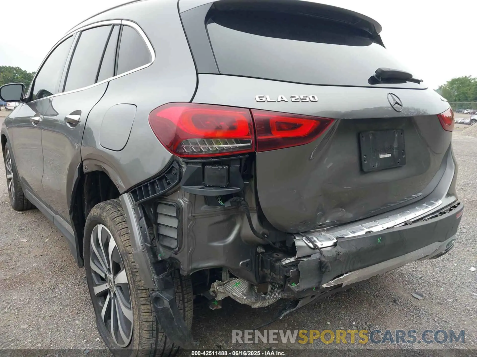 6 Photograph of a damaged car W1N4N4HB2MJ156002 MERCEDES-BENZ GLA 250 2021