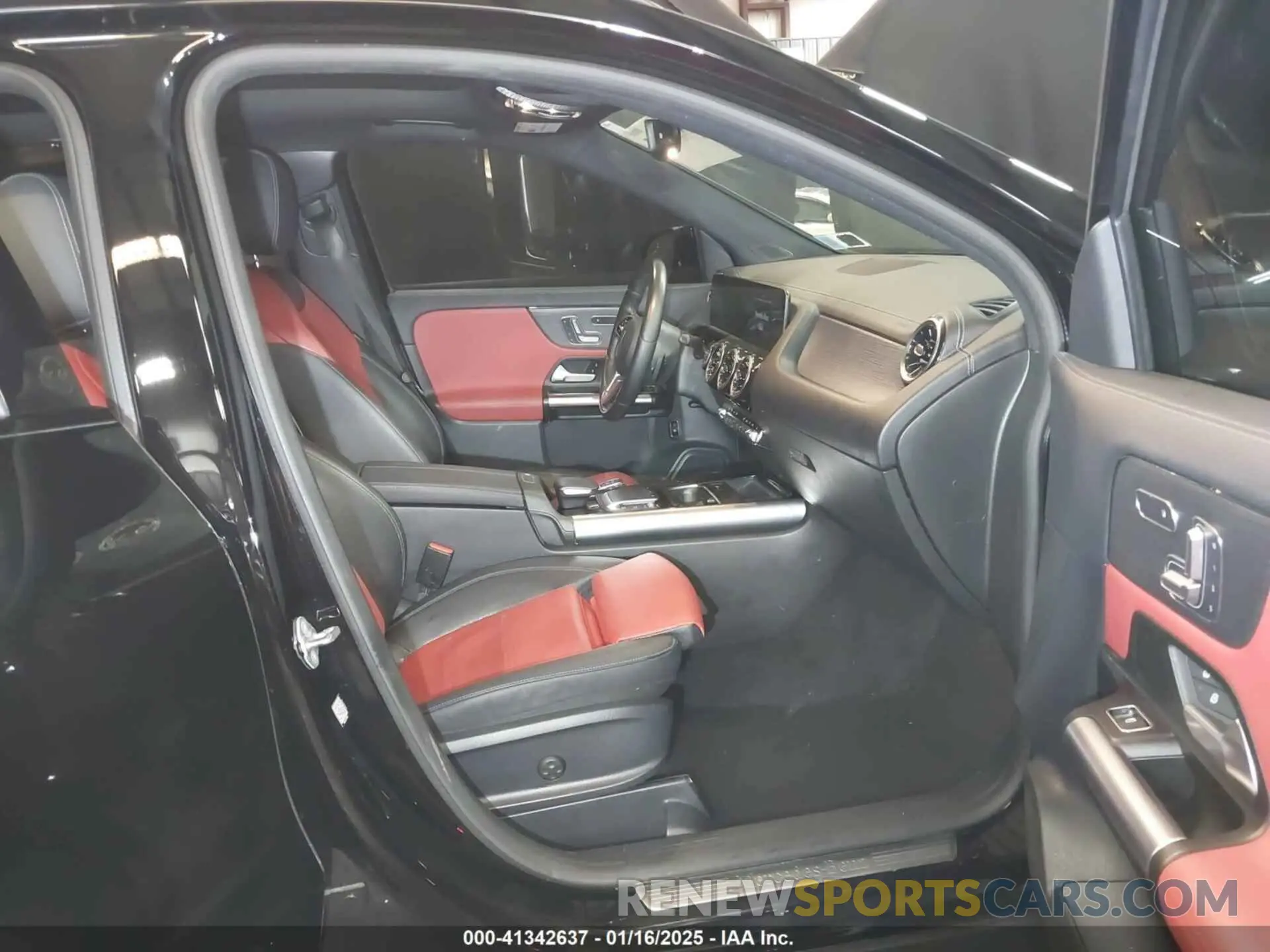 5 Photograph of a damaged car W1N4N4HB2MJ237484 MERCEDES-BENZ GLA 250 2021