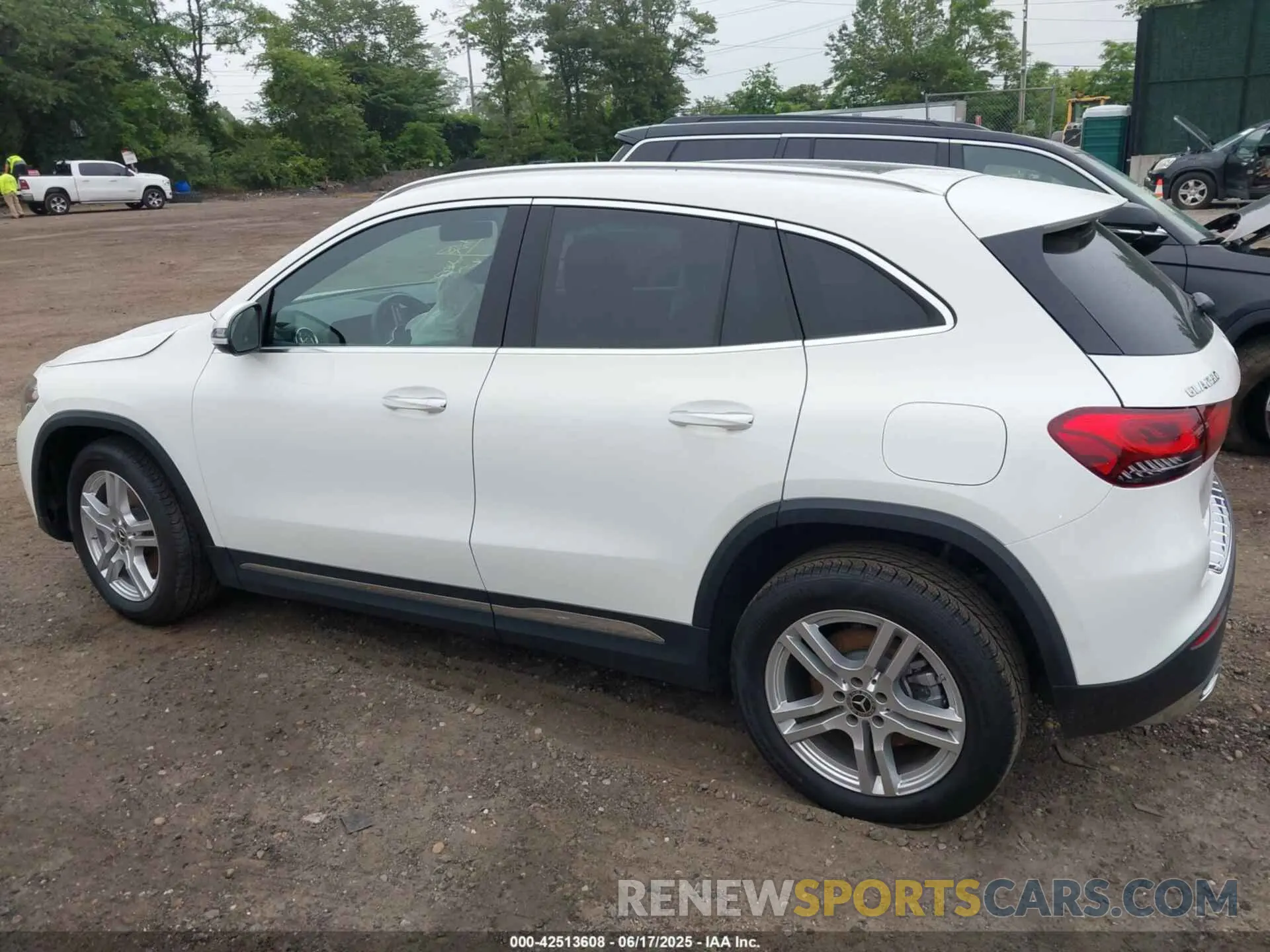 14 Photograph of a damaged car W1N4N4HB4MJ265366 MERCEDES-BENZ GLA 250 2021