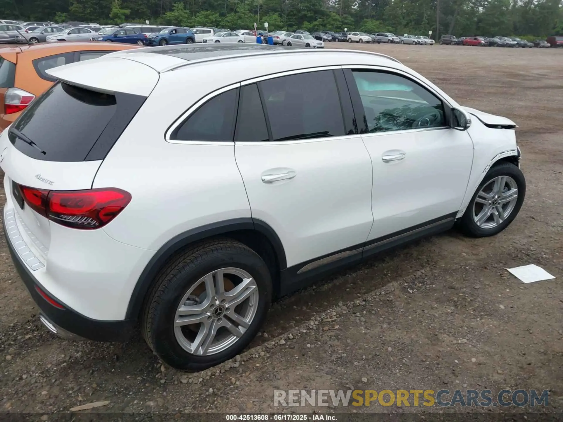 4 Photograph of a damaged car W1N4N4HB4MJ265366 MERCEDES-BENZ GLA 250 2021