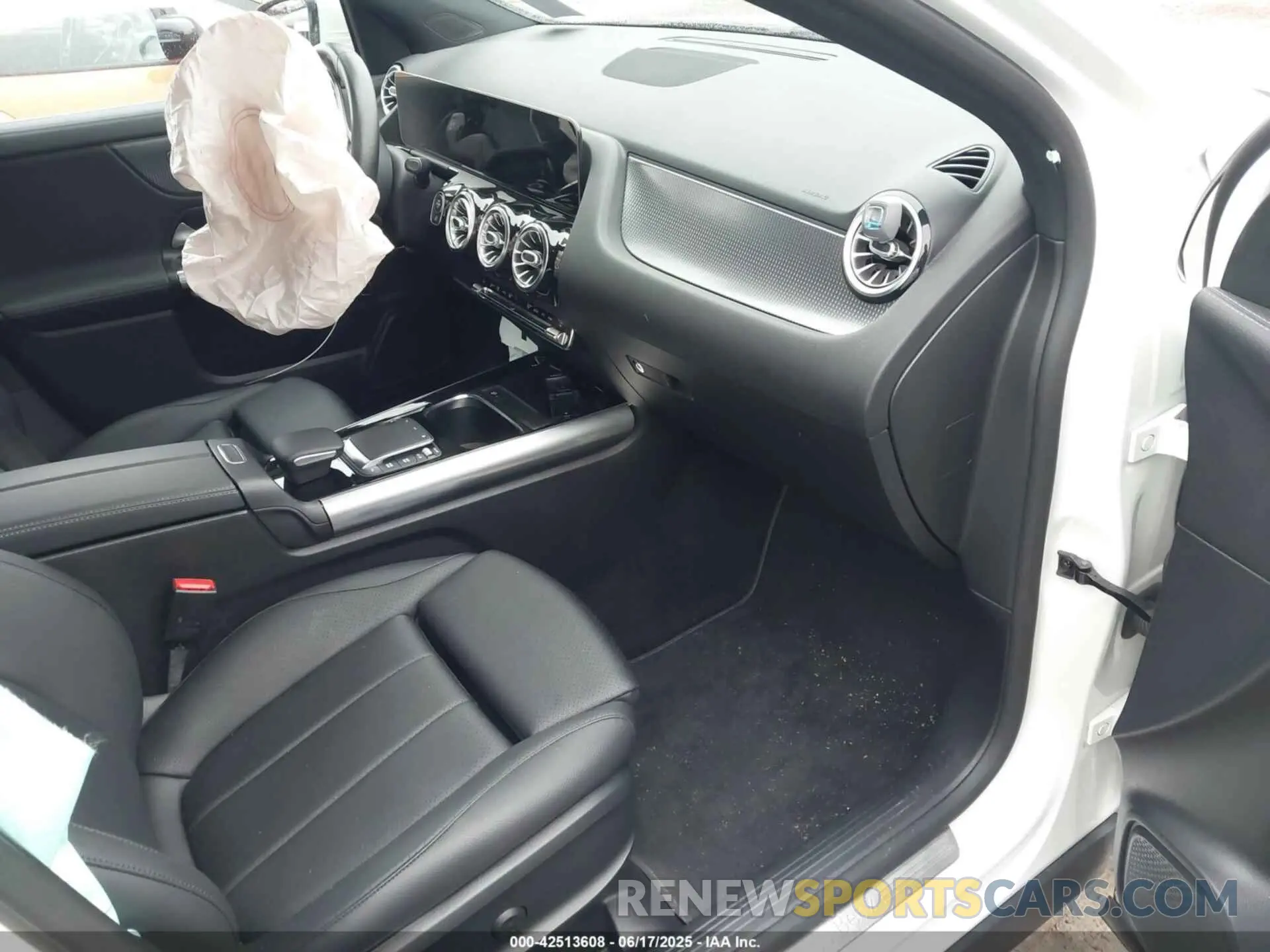 5 Photograph of a damaged car W1N4N4HB4MJ265366 MERCEDES-BENZ GLA 250 2021