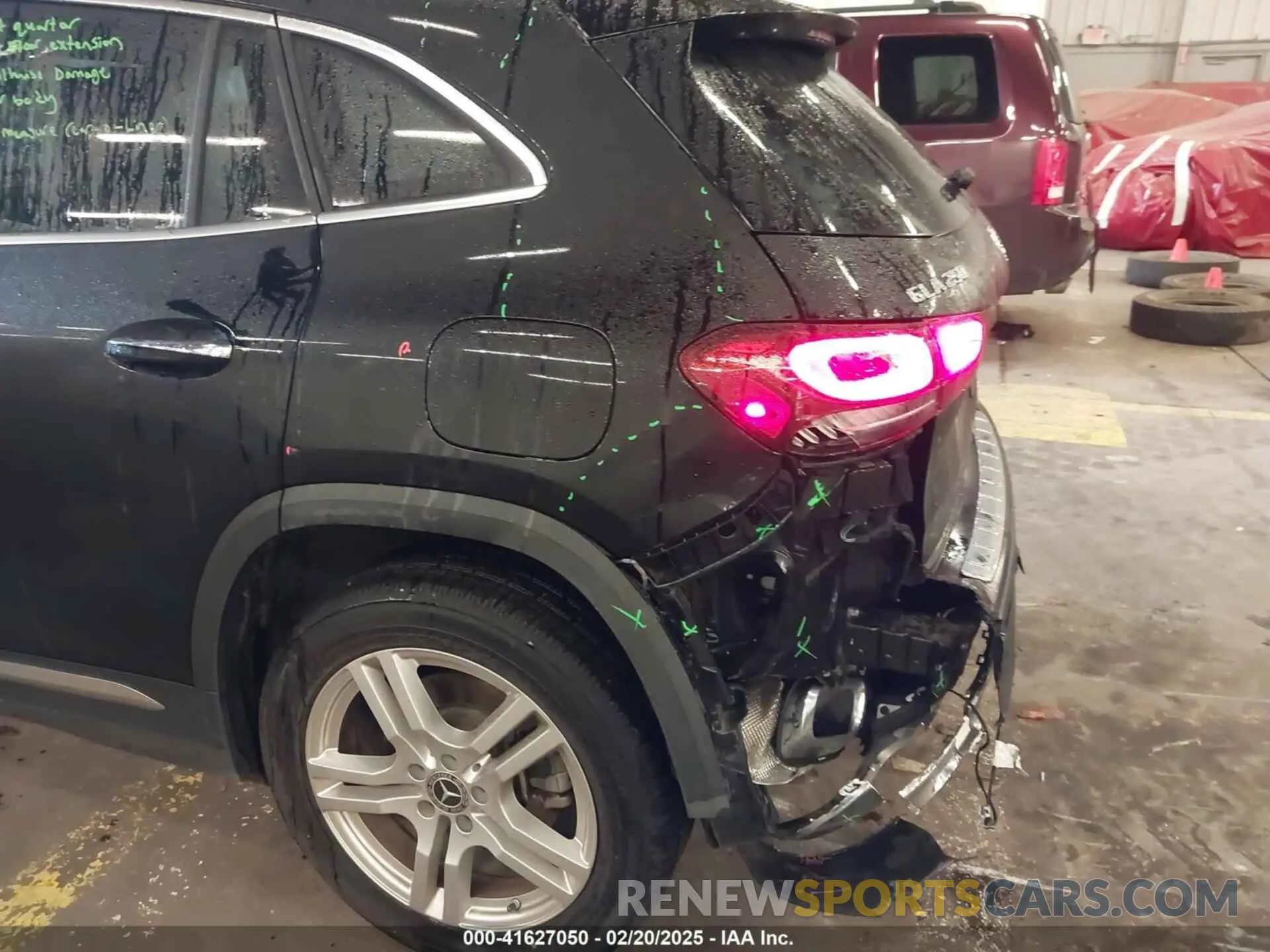 17 Photograph of a damaged car W1N4N4HB7MJ201967 MERCEDES-BENZ GLA 250 2021