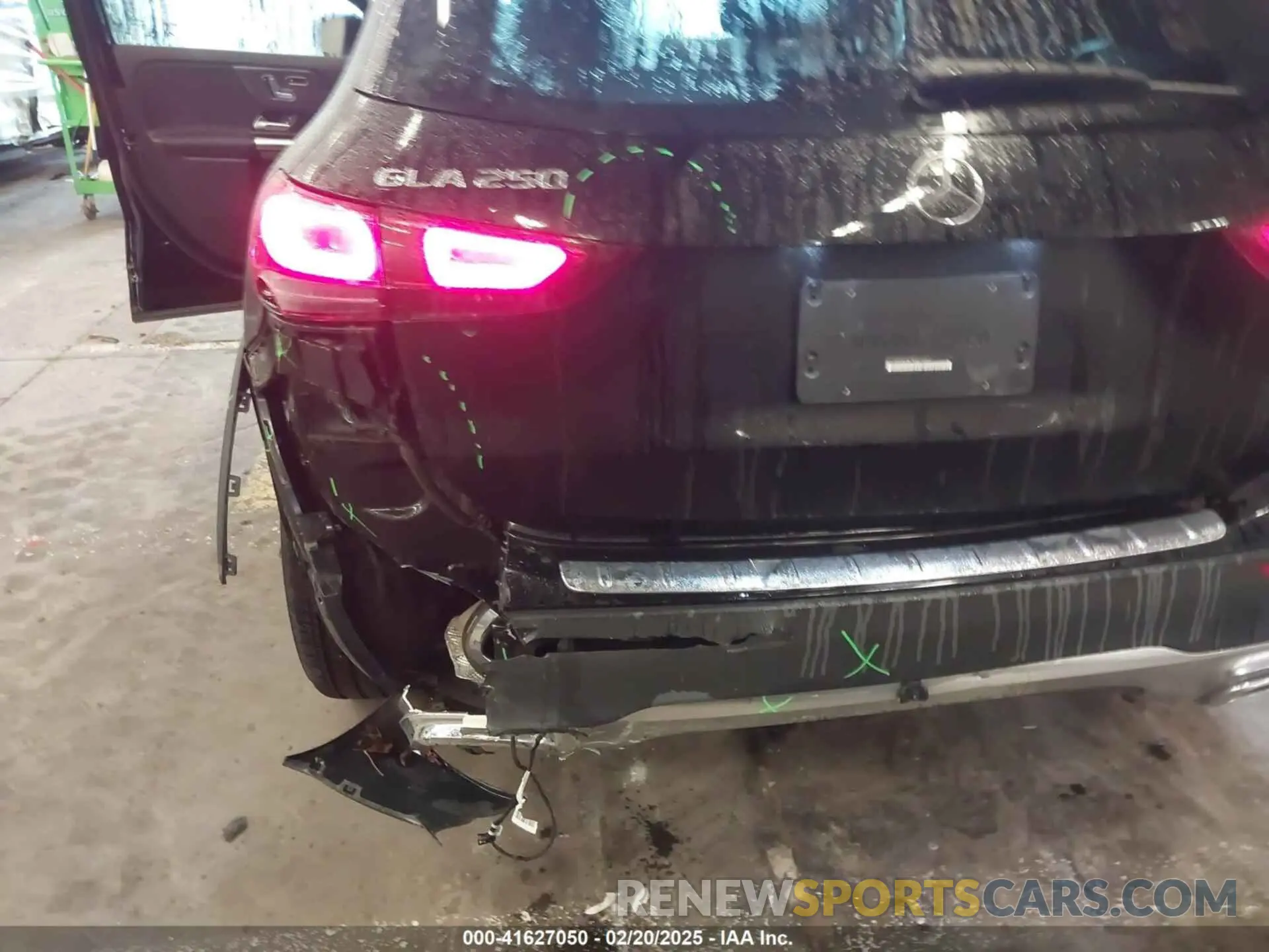 19 Photograph of a damaged car W1N4N4HB7MJ201967 MERCEDES-BENZ GLA 250 2021