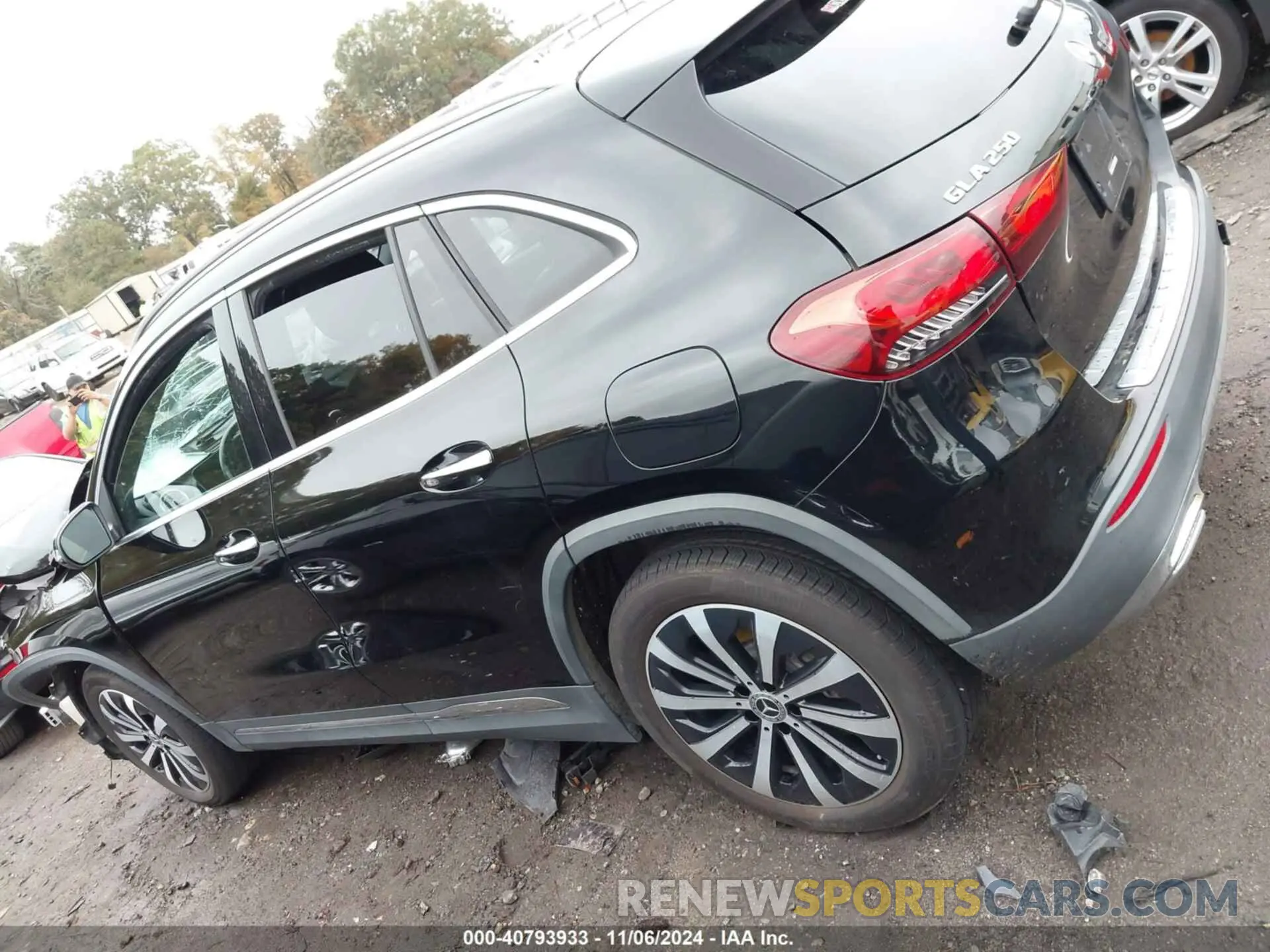 14 Photograph of a damaged car W1N4N4HB8MJ137082 MERCEDES-BENZ GLA 250 2021
