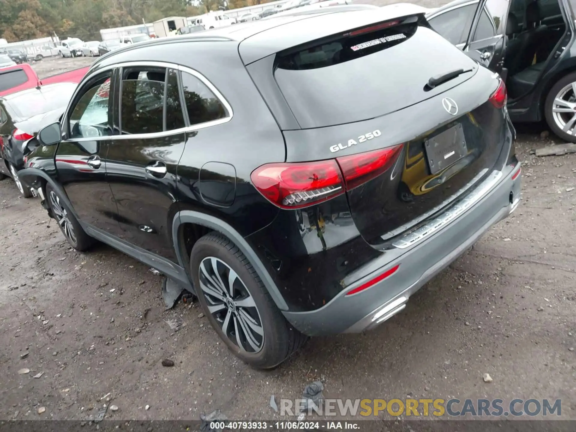 3 Photograph of a damaged car W1N4N4HB8MJ137082 MERCEDES-BENZ GLA 250 2021