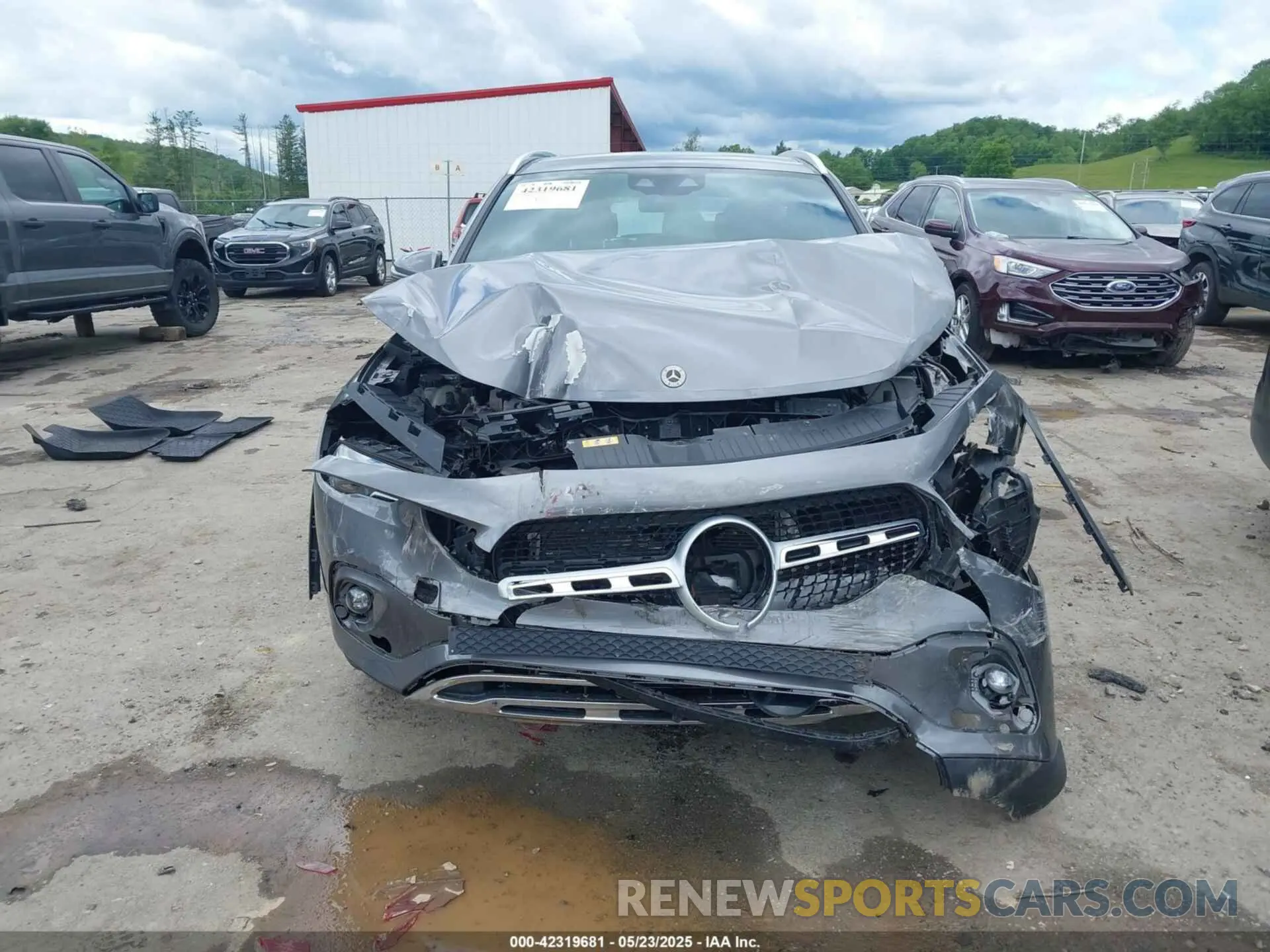 11 Photograph of a damaged car W1N4N4HB8MJ204327 MERCEDES-BENZ GLA 250 2021