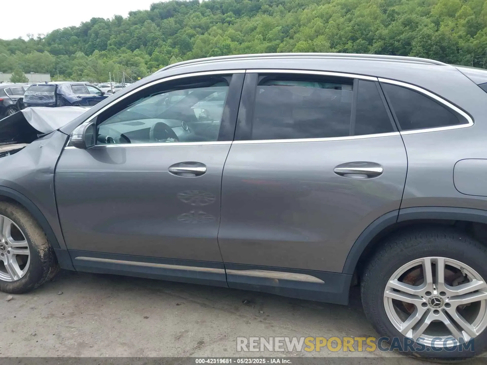13 Photograph of a damaged car W1N4N4HB8MJ204327 MERCEDES-BENZ GLA 250 2021