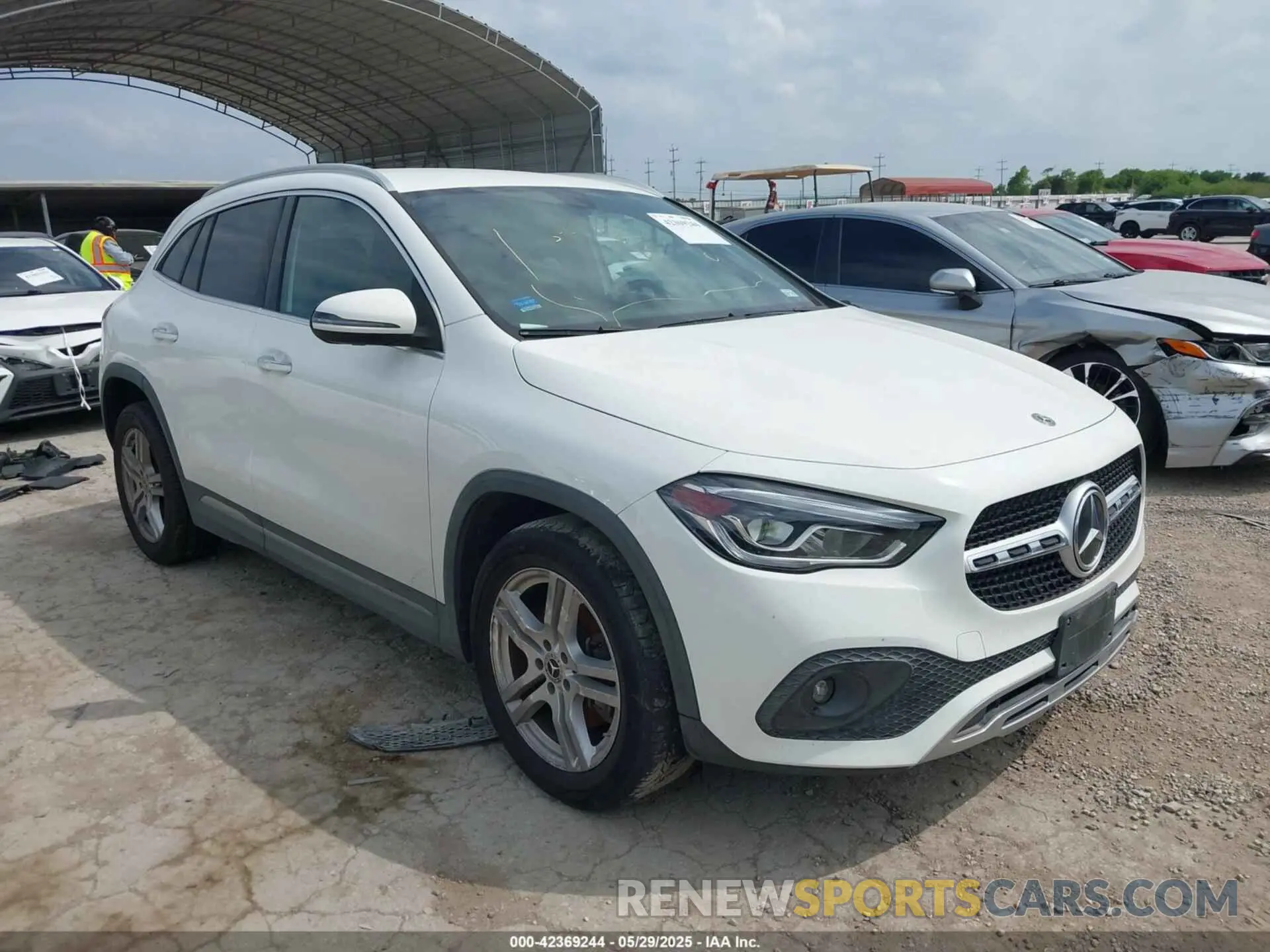 1 Photograph of a damaged car W1N4N4HB9MJ133218 MERCEDES-BENZ GLA 250 2021