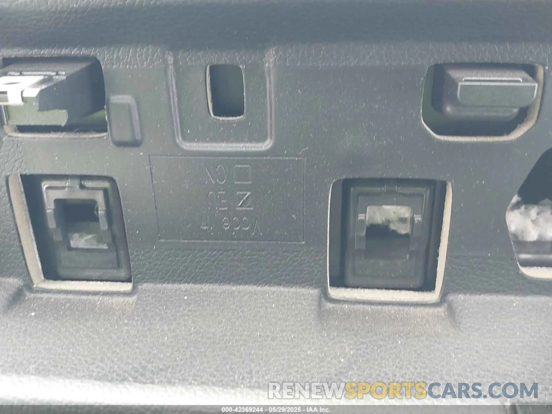 16 Photograph of a damaged car W1N4N4HB9MJ133218 MERCEDES-BENZ GLA 250 2021