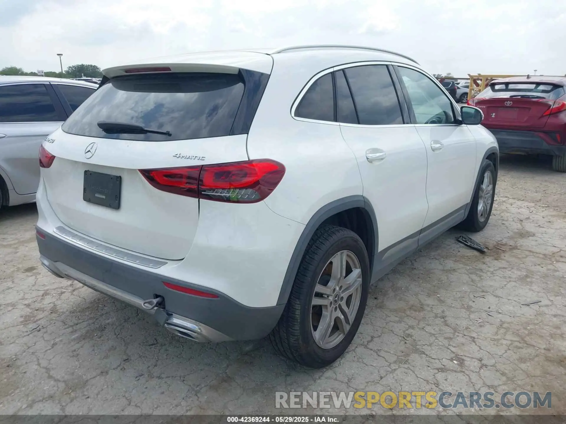 4 Photograph of a damaged car W1N4N4HB9MJ133218 MERCEDES-BENZ GLA 250 2021