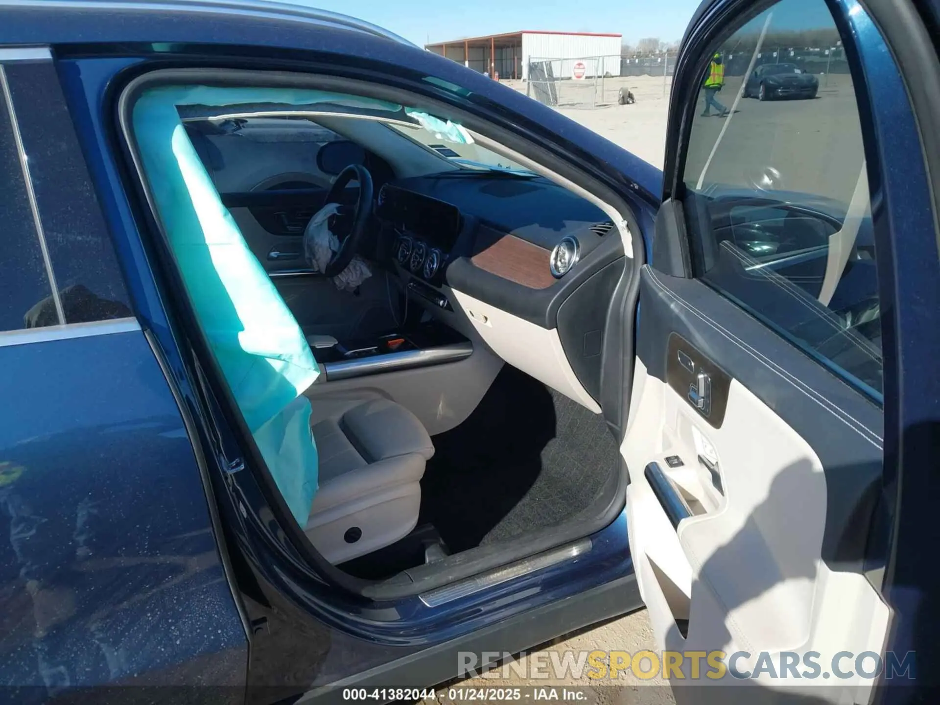 5 Photograph of a damaged car W1N4N4HB9MJ164906 MERCEDES-BENZ GLA 250 2021