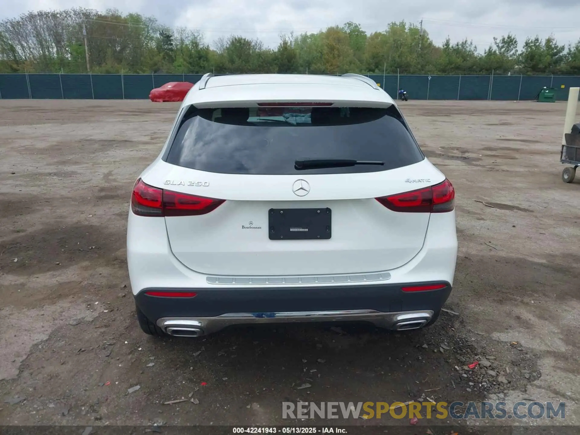 17 Photograph of a damaged car W1N4N4HB9MJ247784 MERCEDES-BENZ GLA 250 2021
