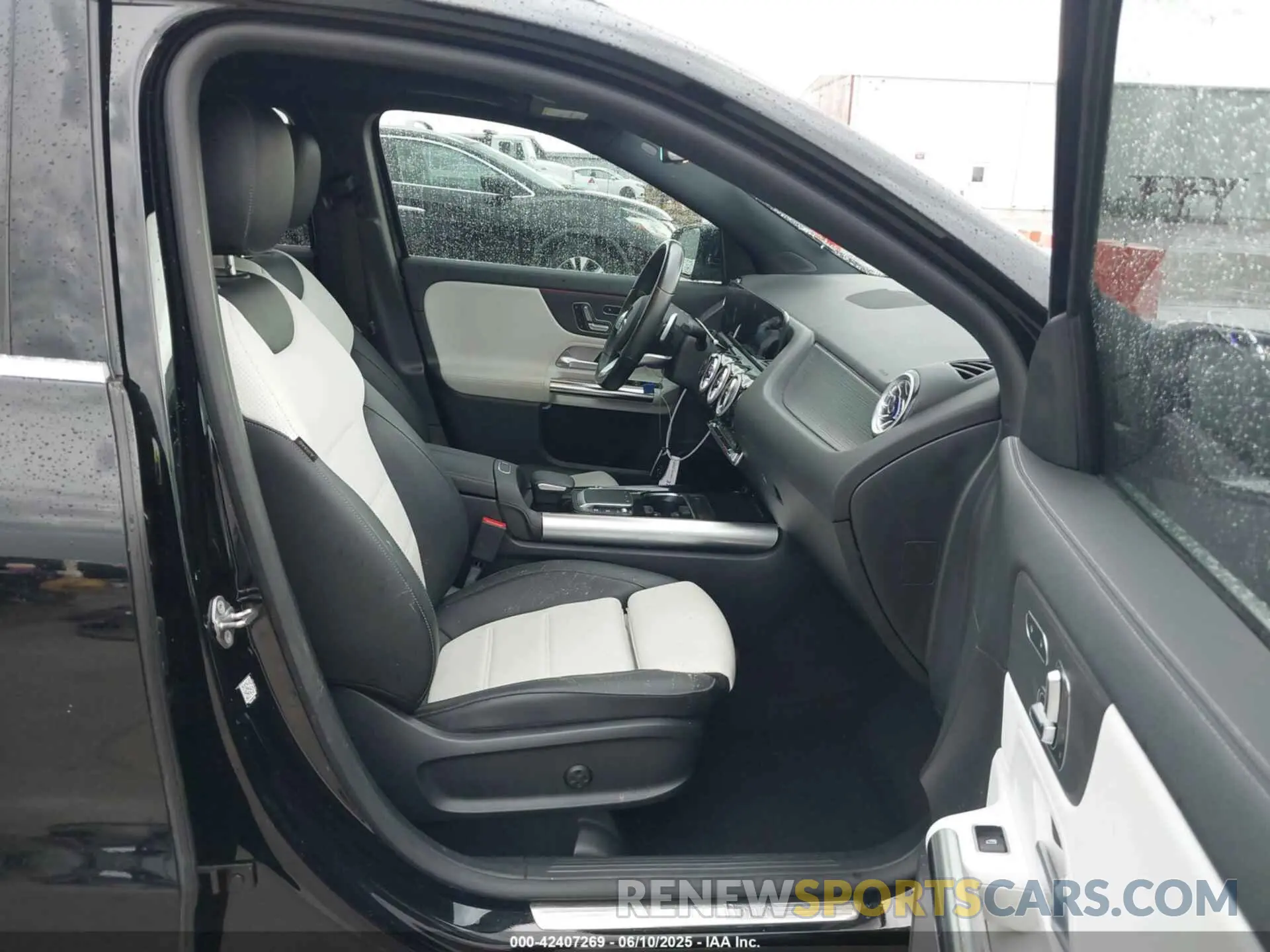 5 Photograph of a damaged car W1N4N4GB0NJ342432 MERCEDES-BENZ GLA 250 2022
