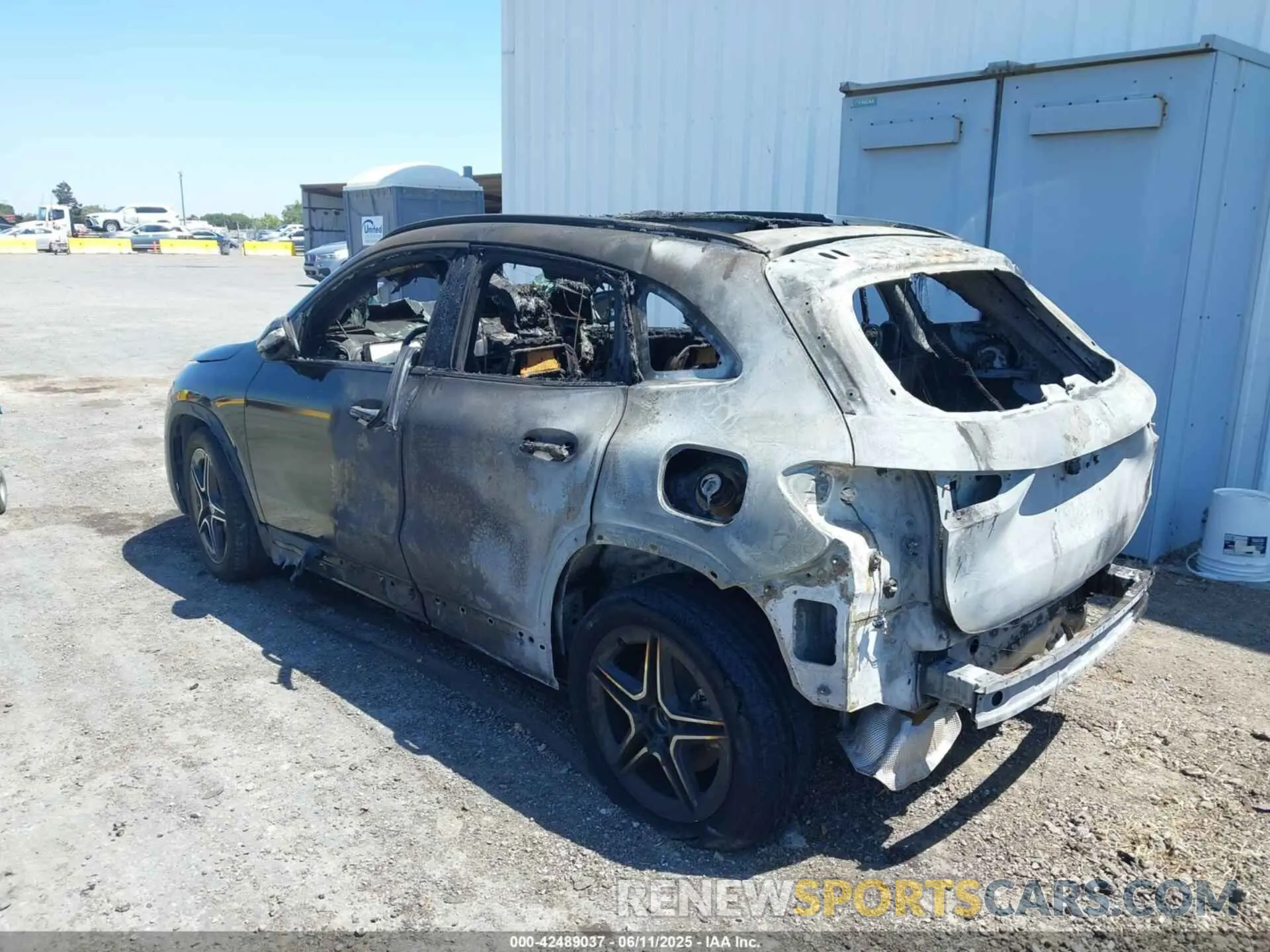 3 Photograph of a damaged car W1N4N4HB1NJ373557 MERCEDES-BENZ GLA 250 2022