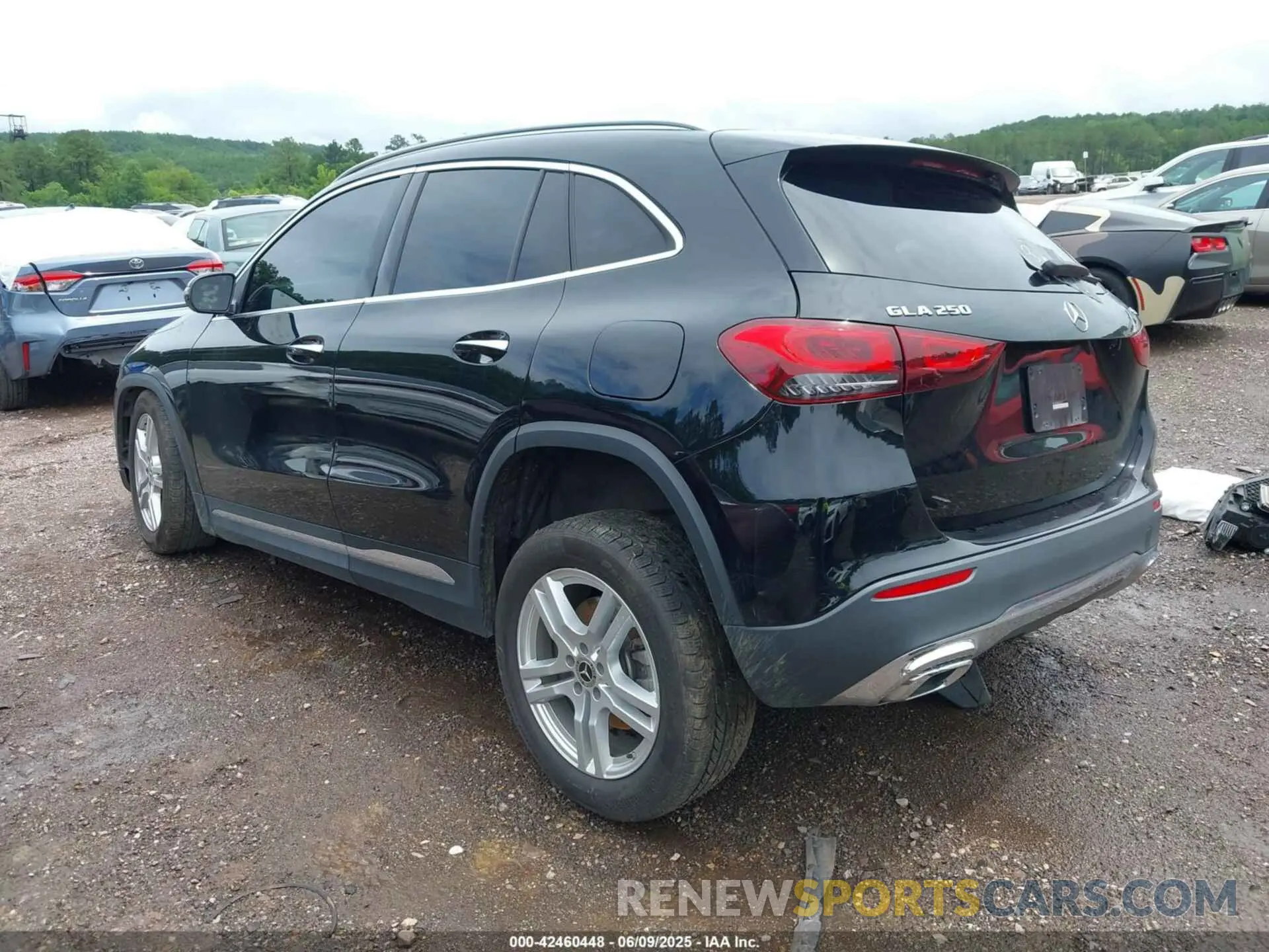 3 Photograph of a damaged car W1N4N4HB6NJ362151 MERCEDES-BENZ GLA 250 2022