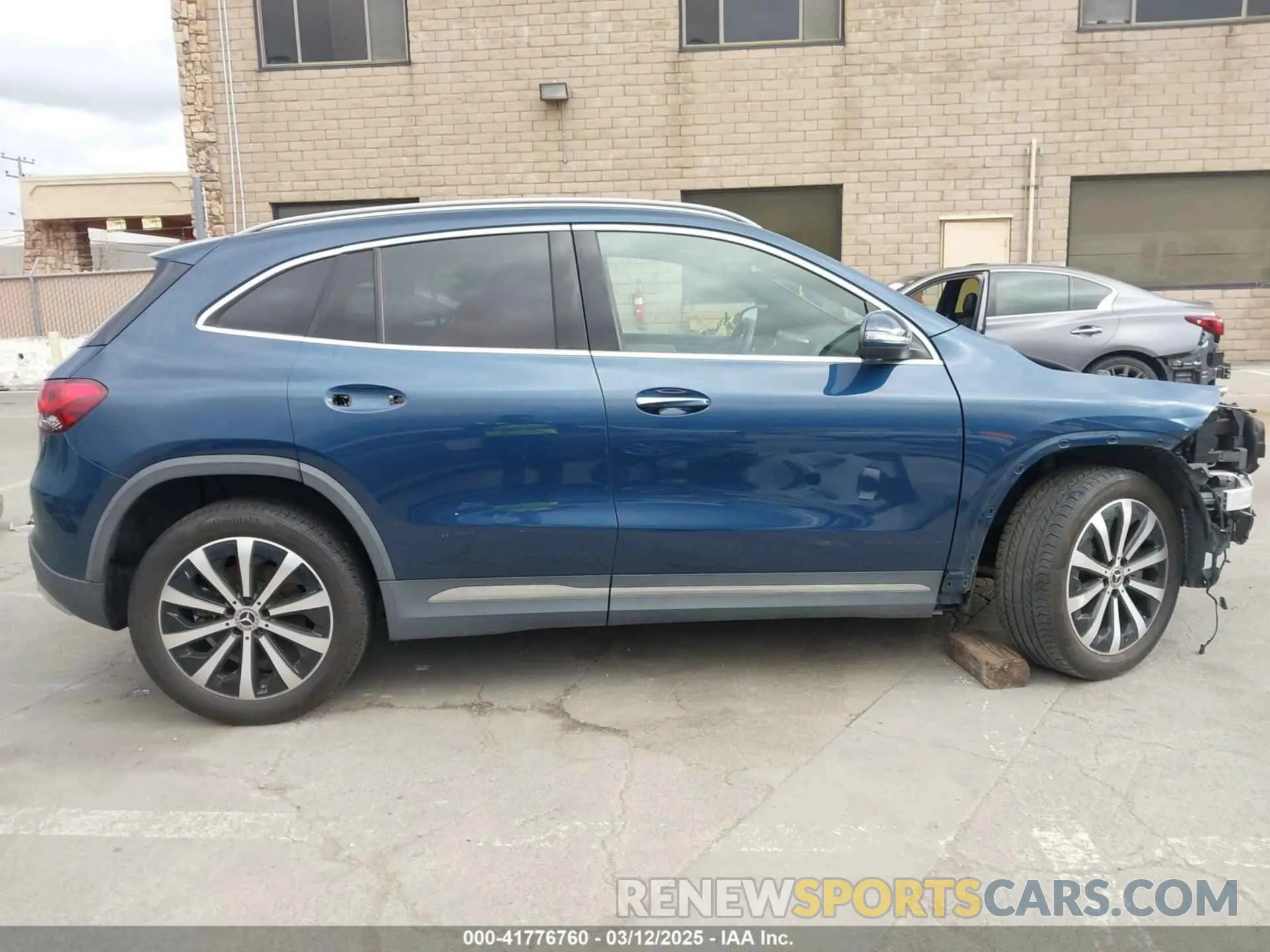 14 Photograph of a damaged car W1N4N4HB7NJ370078 MERCEDES-BENZ GLA 250 2022