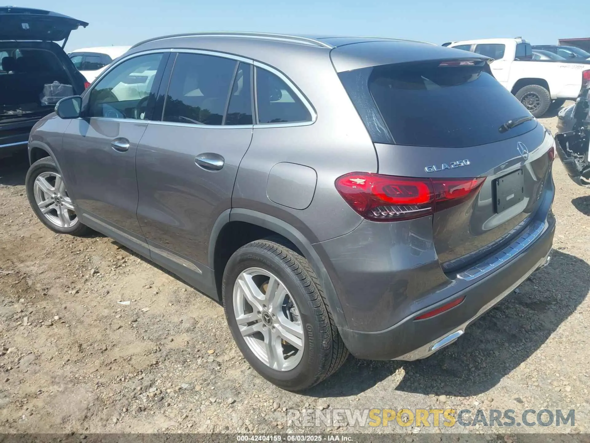 3 Photograph of a damaged car W1N4N4HB7NJ393523 MERCEDES-BENZ GLA 250 2022