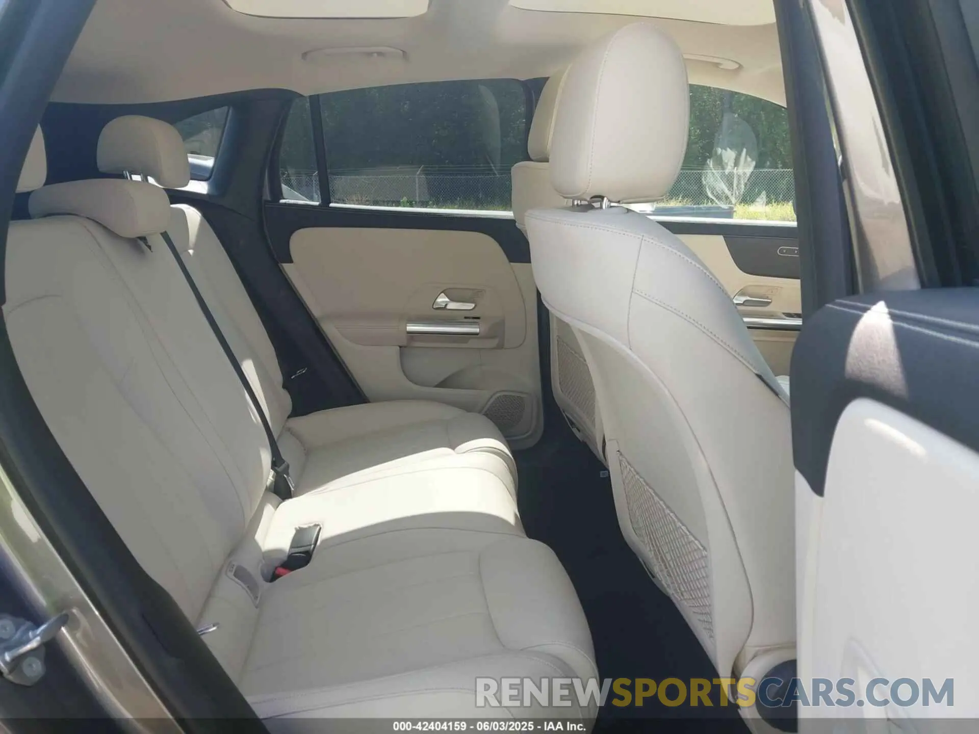 8 Photograph of a damaged car W1N4N4HB7NJ393523 MERCEDES-BENZ GLA 250 2022