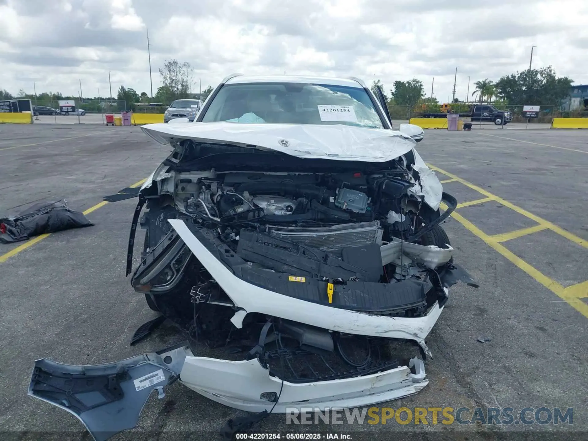 6 Photograph of a damaged car W1N4N4GB4PJ498699 MERCEDES-BENZ GLA 250 2023