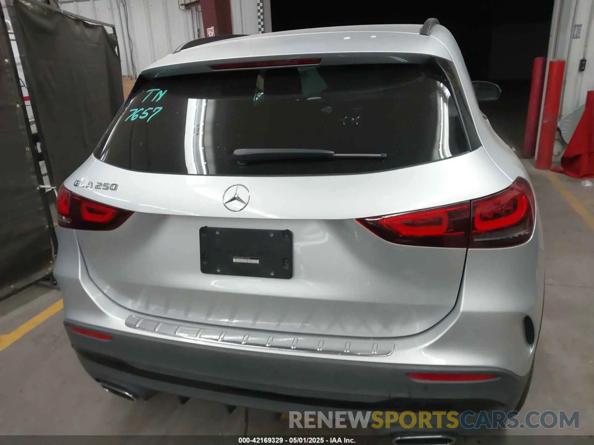 17 Photograph of a damaged car W1N4N4GBXPJ519944 MERCEDES-BENZ GLA 250 2023