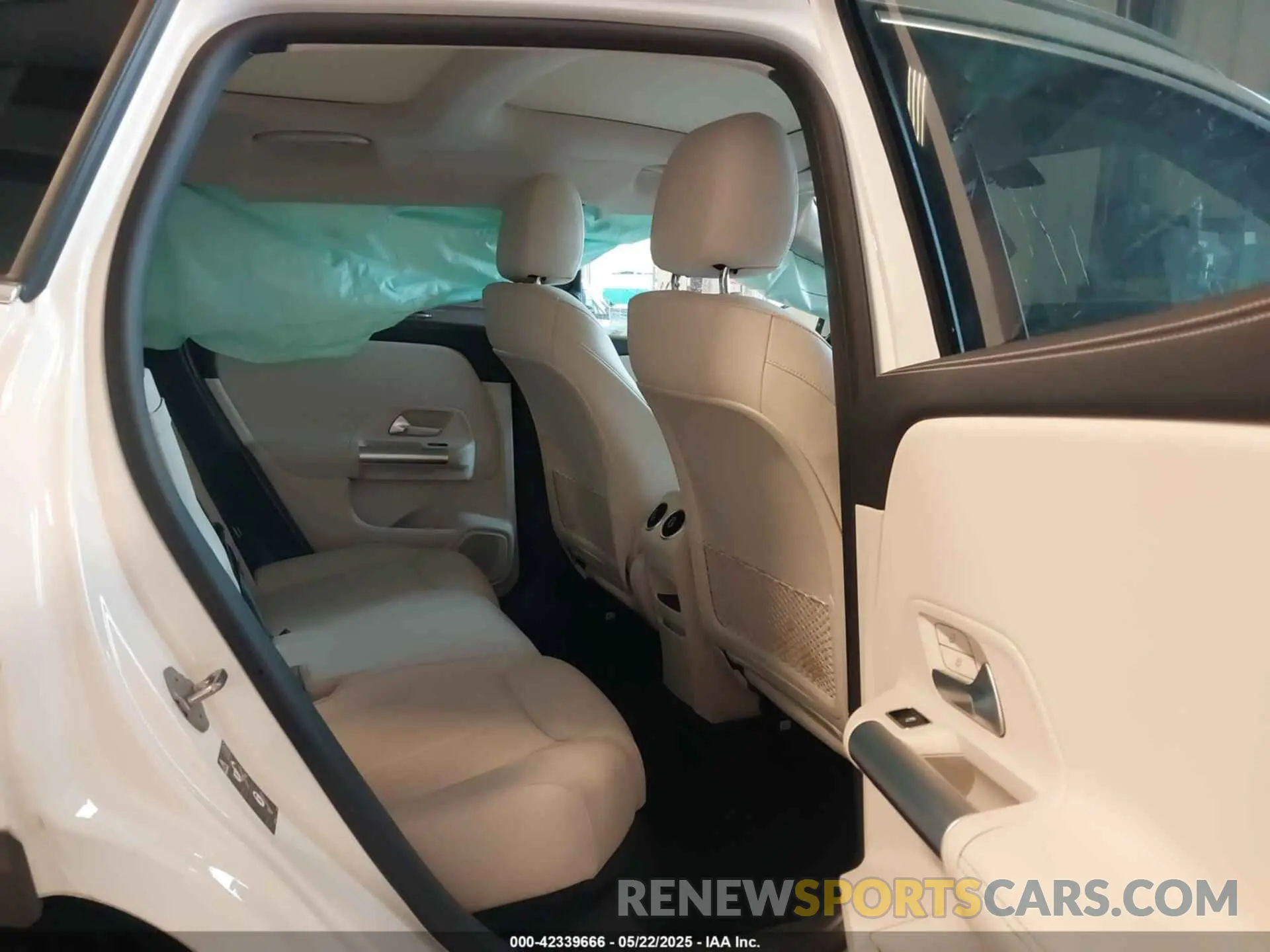 8 Photograph of a damaged car W1N4N4HB3PJ479110 MERCEDES-BENZ GLA 250 2023
