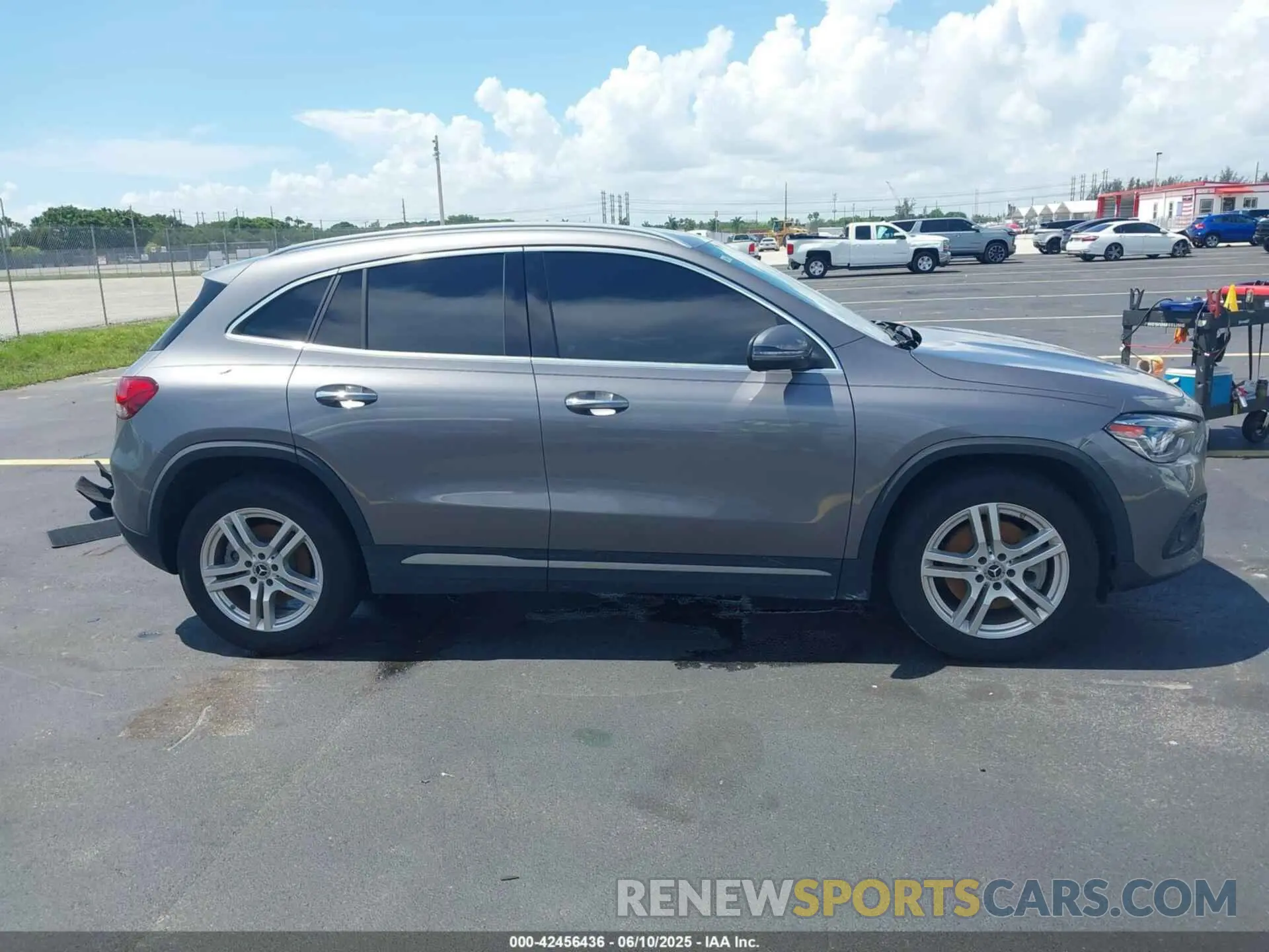 13 Photograph of a damaged car W1N4N4HB5PJ522197 MERCEDES-BENZ GLA 250 2023