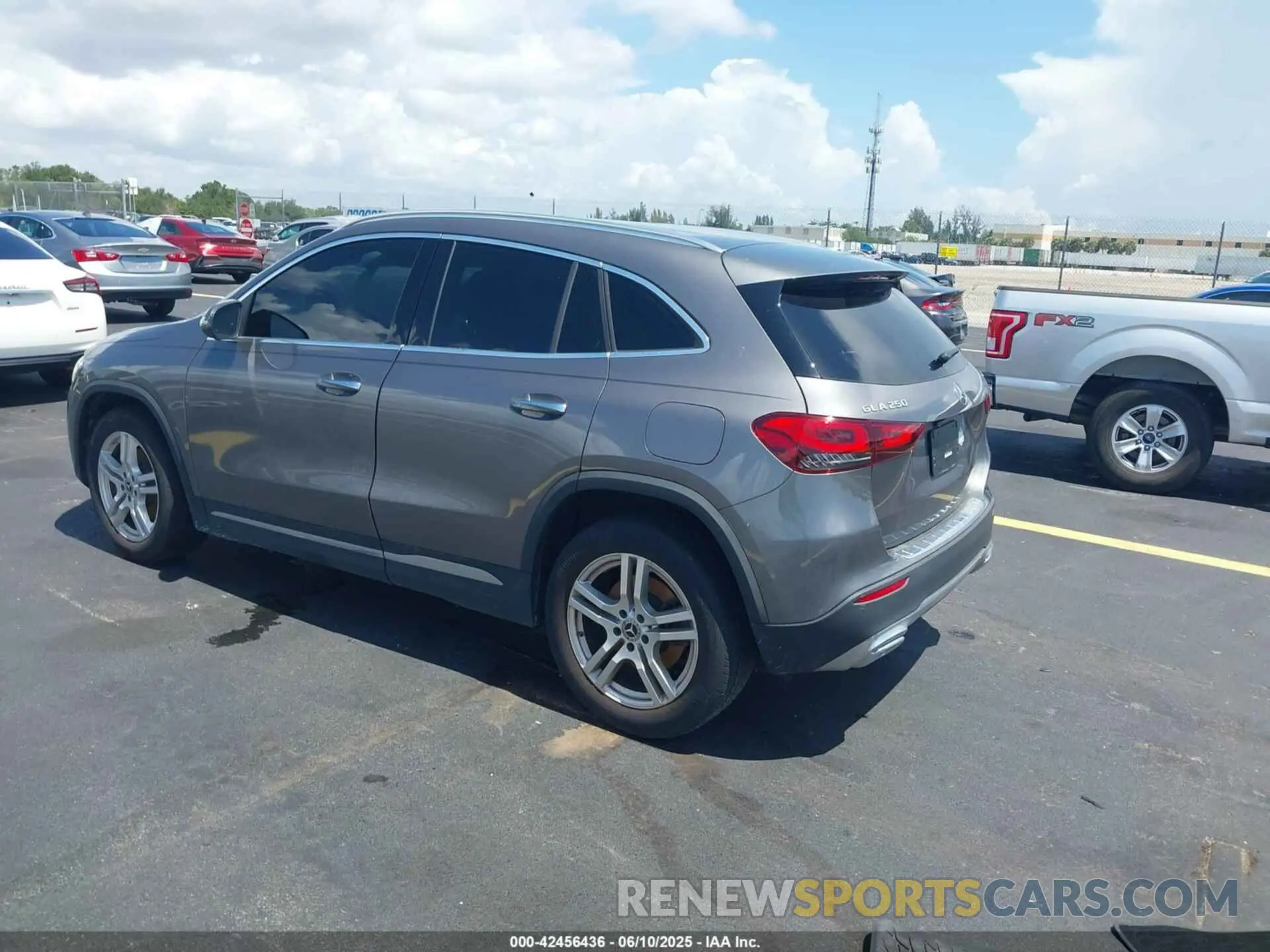 3 Photograph of a damaged car W1N4N4HB5PJ522197 MERCEDES-BENZ GLA 250 2023