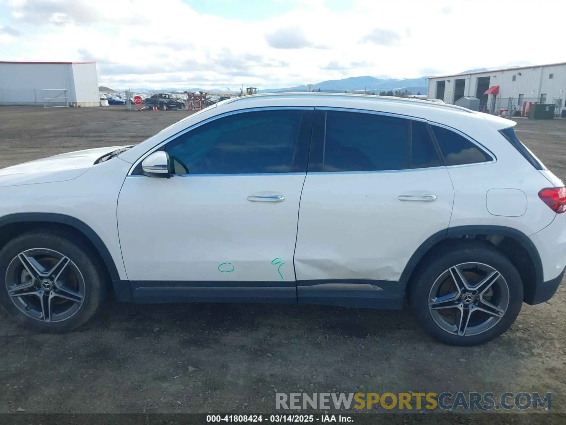 14 Photograph of a damaged car W1N4N4HB6PJ487038 MERCEDES-BENZ GLA 250 2023