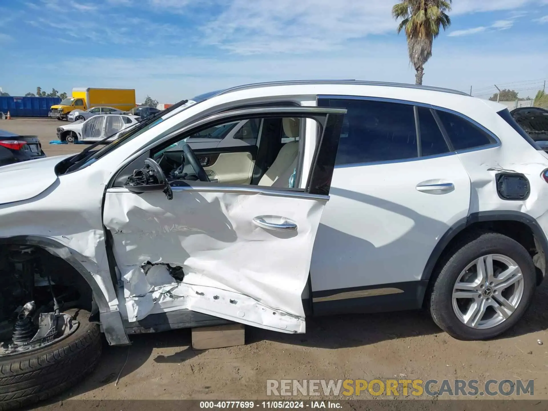 14 Photograph of a damaged car W1N4N4HB8PJ469186 MERCEDES-BENZ GLA 250 2023