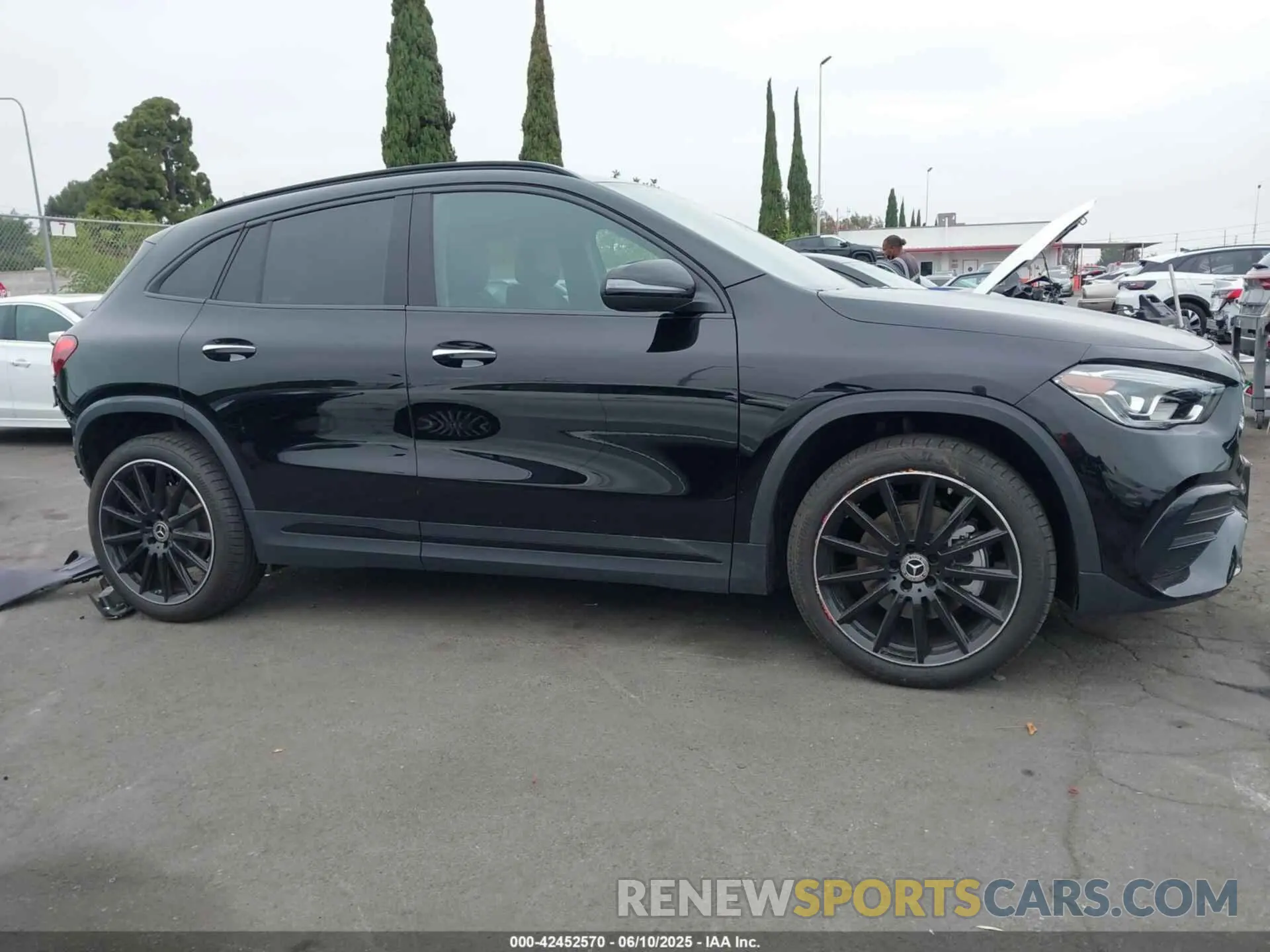 14 Photograph of a damaged car W1N4N4HB9PJ501806 MERCEDES-BENZ GLA 250 2023