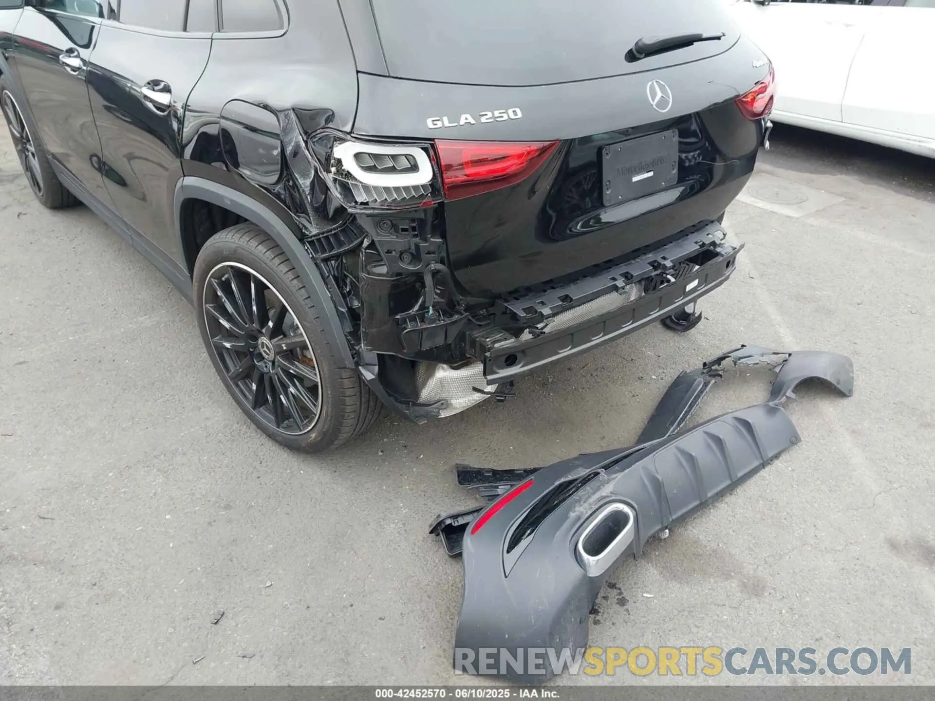 6 Photograph of a damaged car W1N4N4HB9PJ501806 MERCEDES-BENZ GLA 250 2023