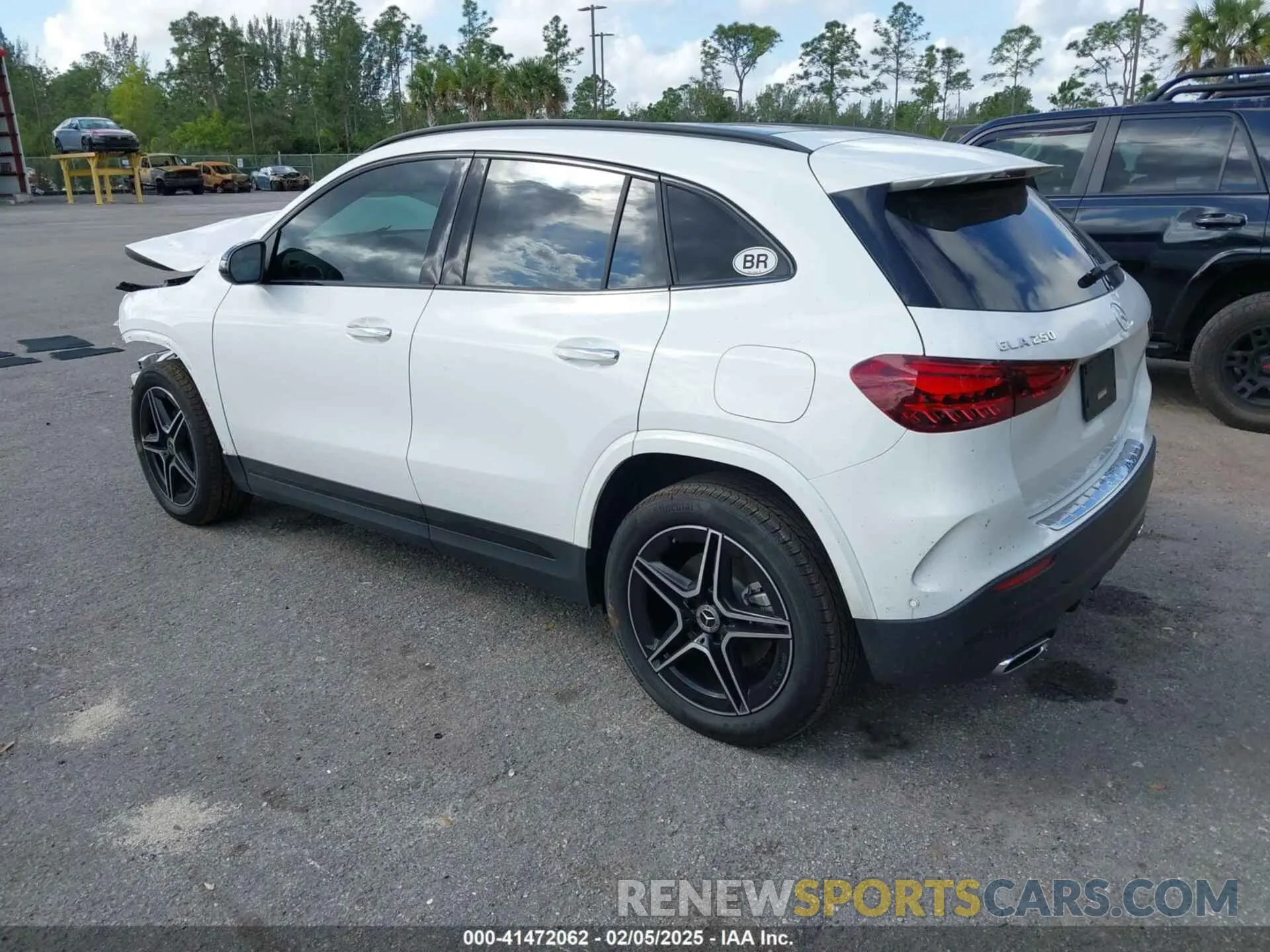 3 Photograph of a damaged car W1N4N4GB0SJ657498 MERCEDES-BENZ GLA 250 2025