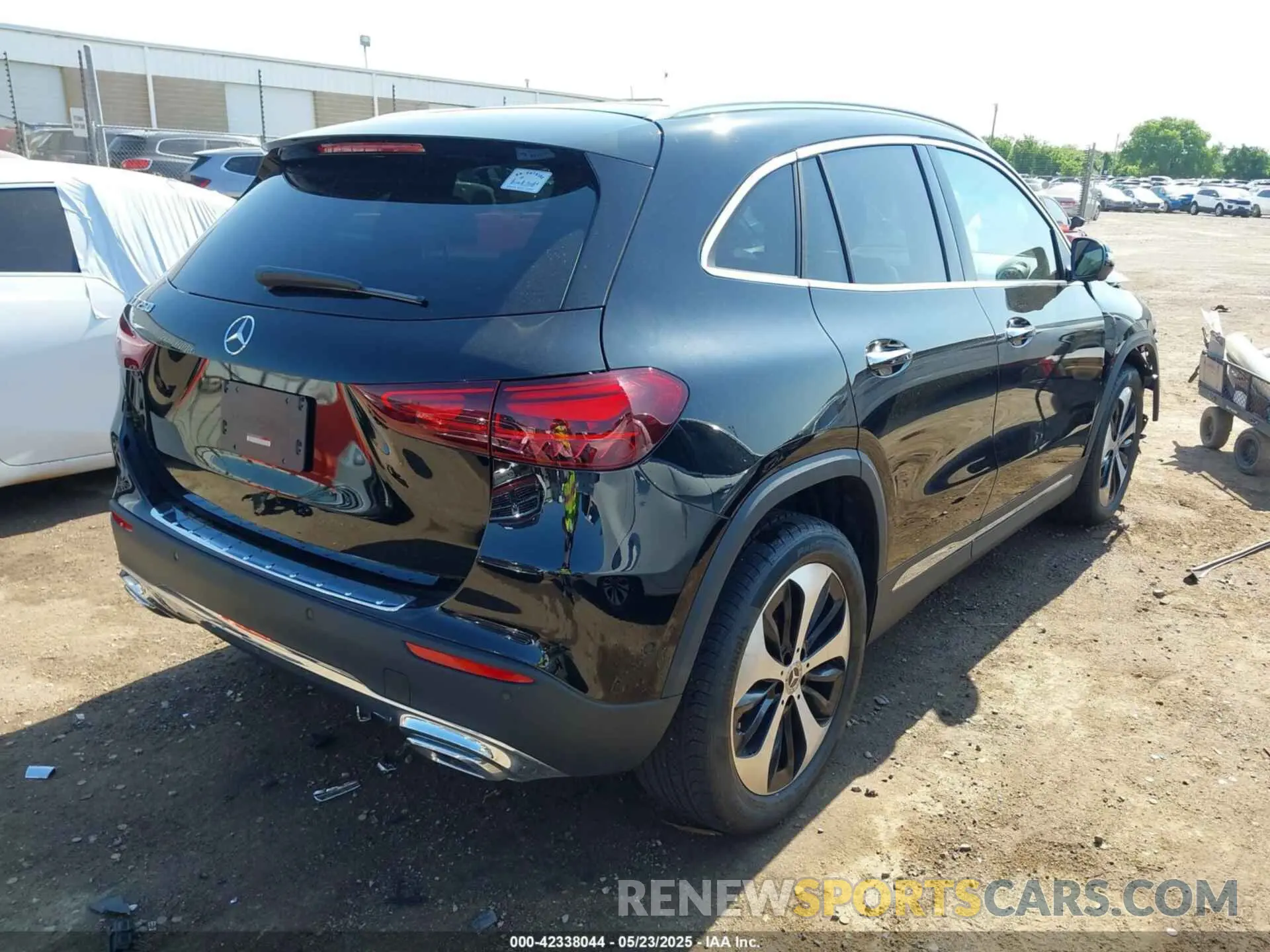 4 Photograph of a damaged car W1N4N4GB1SJ680174 MERCEDES-BENZ GLA 250 2025