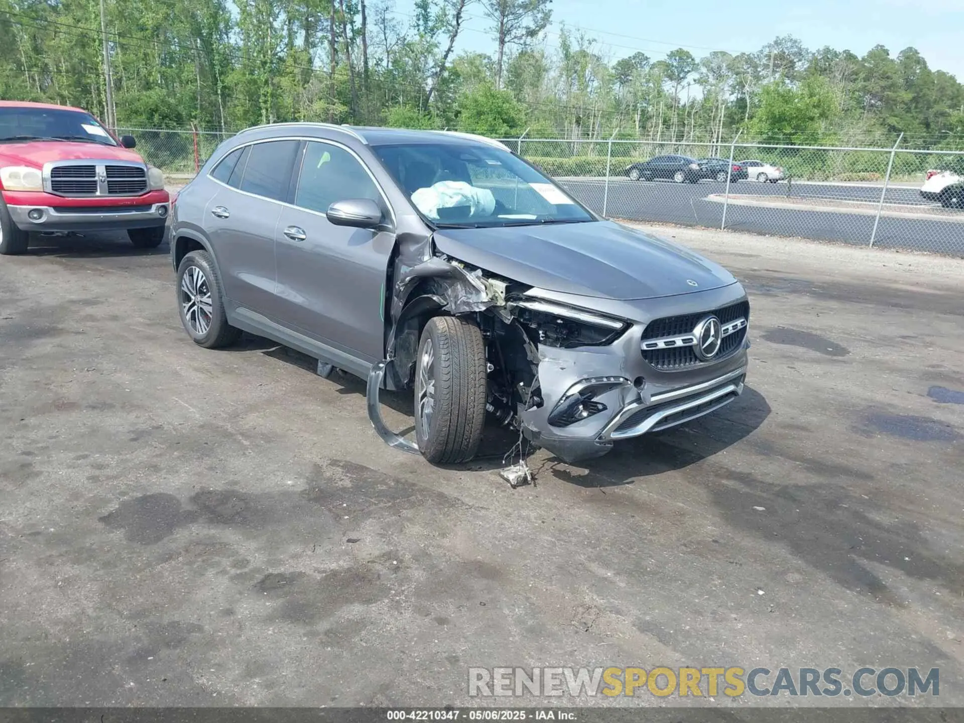 1 Photograph of a damaged car W1N4N4GB3SJ666101 MERCEDES-BENZ GLA 250 2025