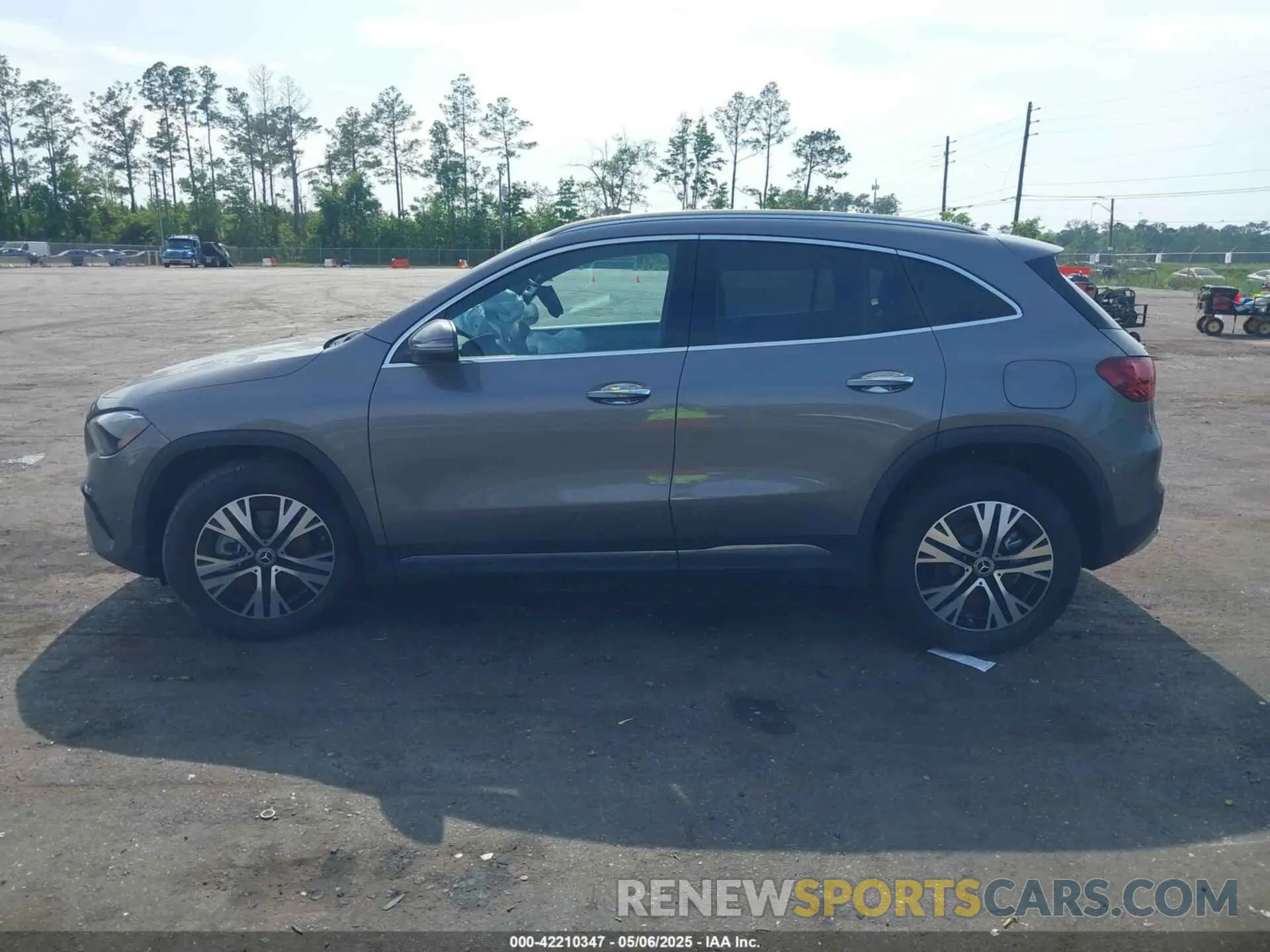14 Photograph of a damaged car W1N4N4GB3SJ666101 MERCEDES-BENZ GLA 250 2025