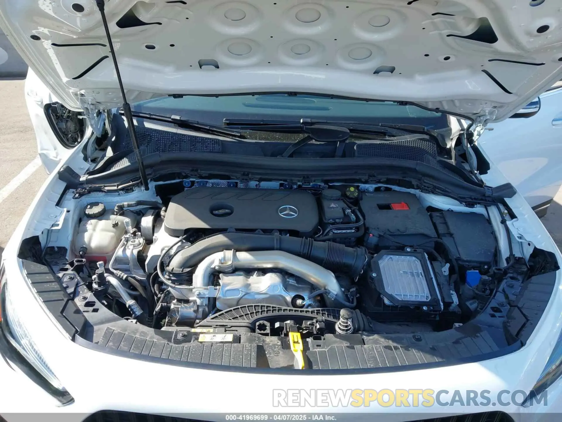 10 Photograph of a damaged car W1N4N4GB5SJ671784 MERCEDES-BENZ GLA 250 2025